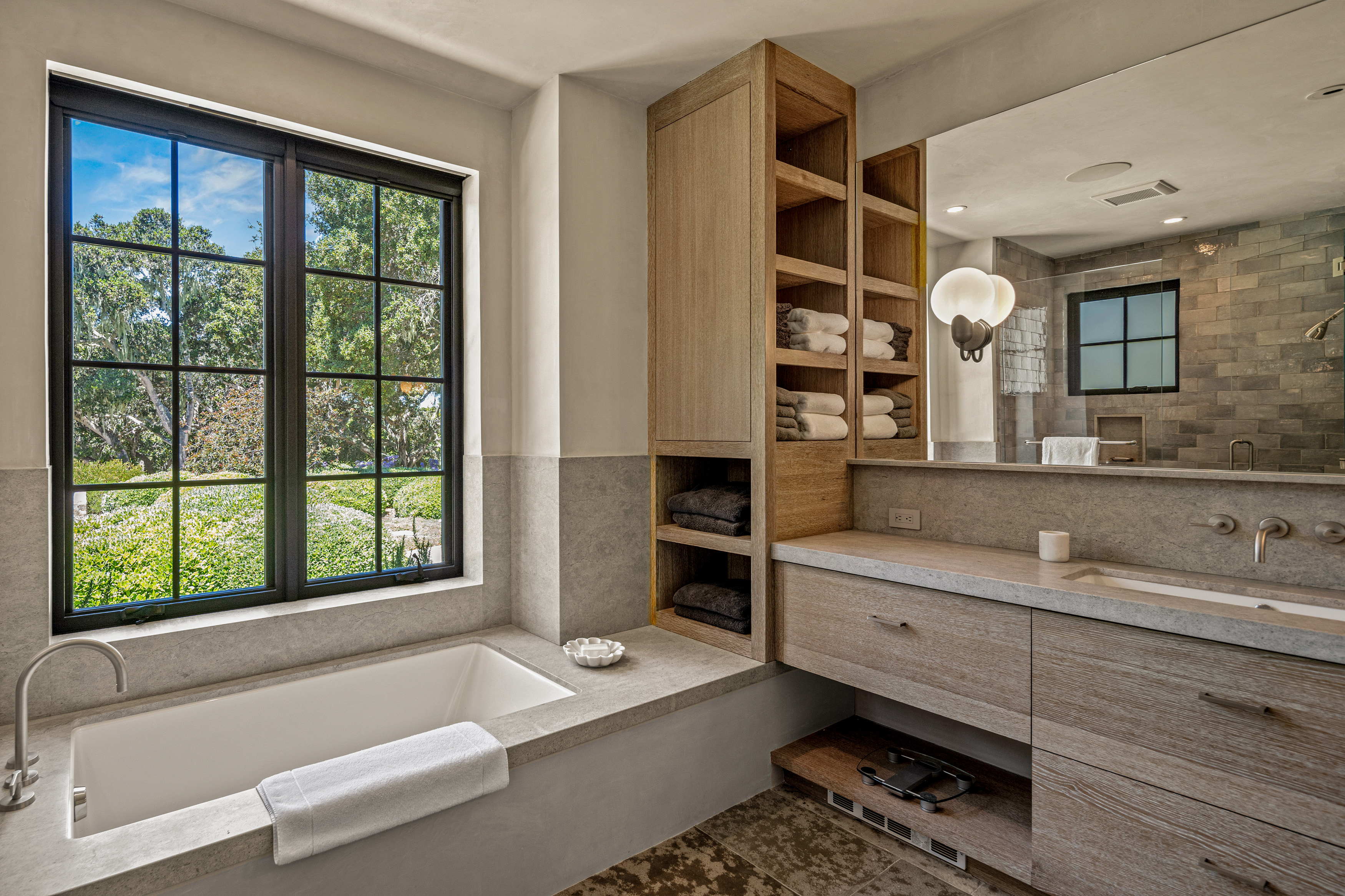8305 Vista Monterra