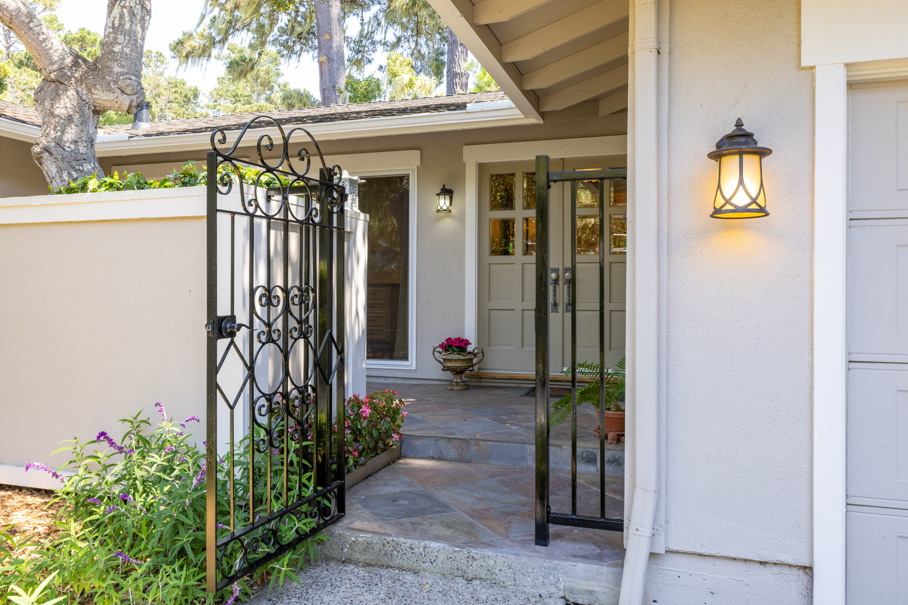 74 Country Club Gate