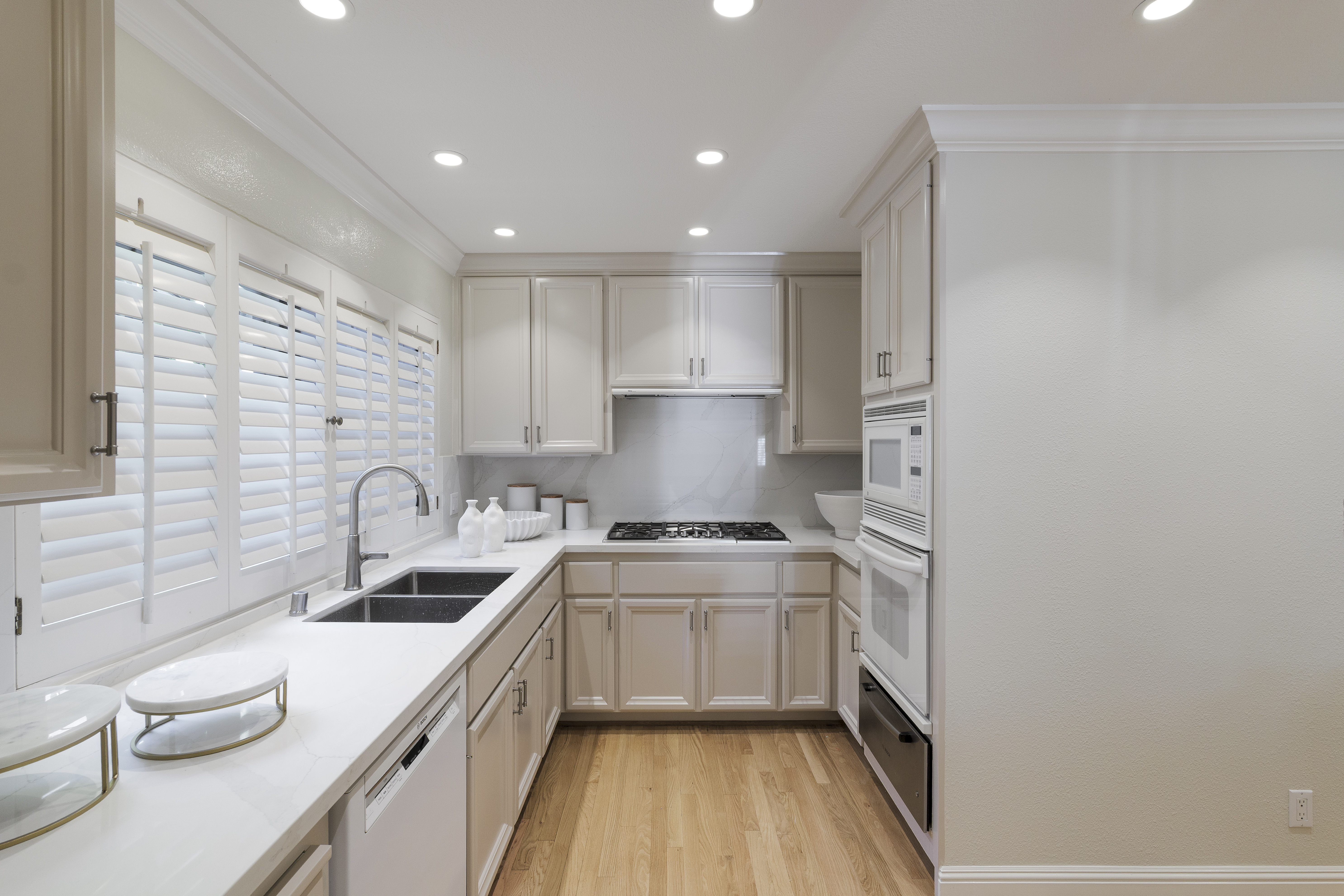 1274 Sharon Park Drive 