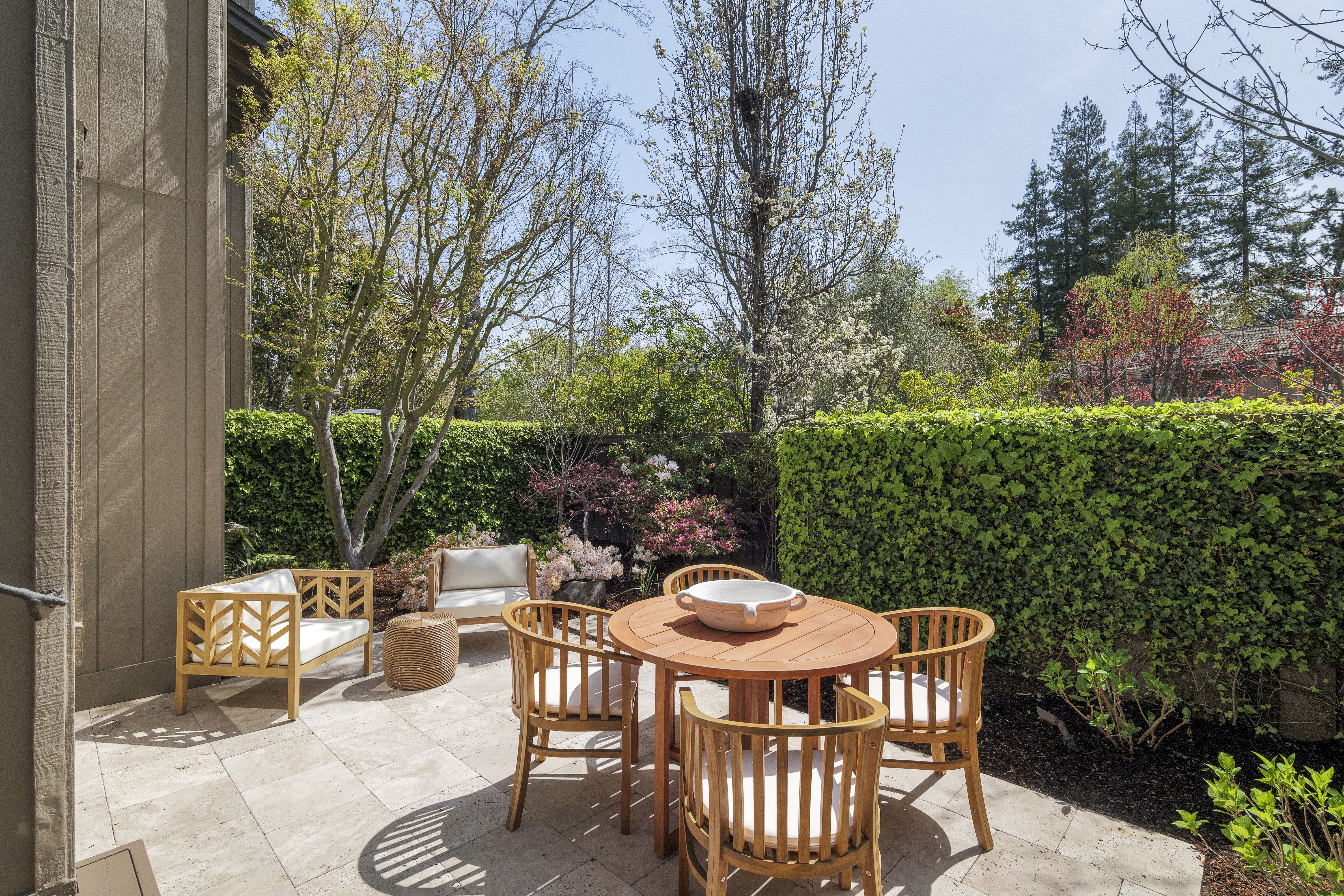1274 Sharon Park Drive 