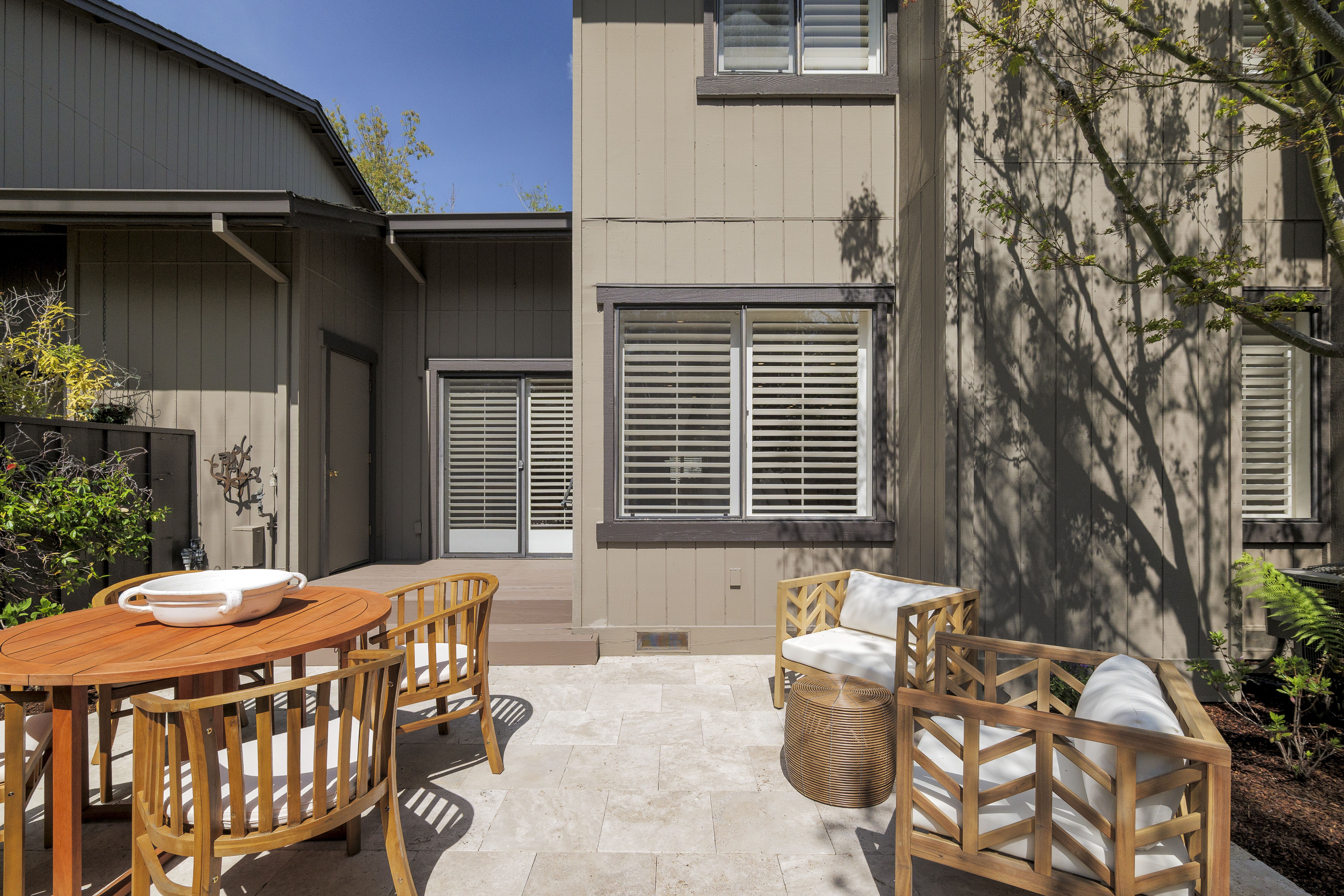 1274 Sharon Park Drive 