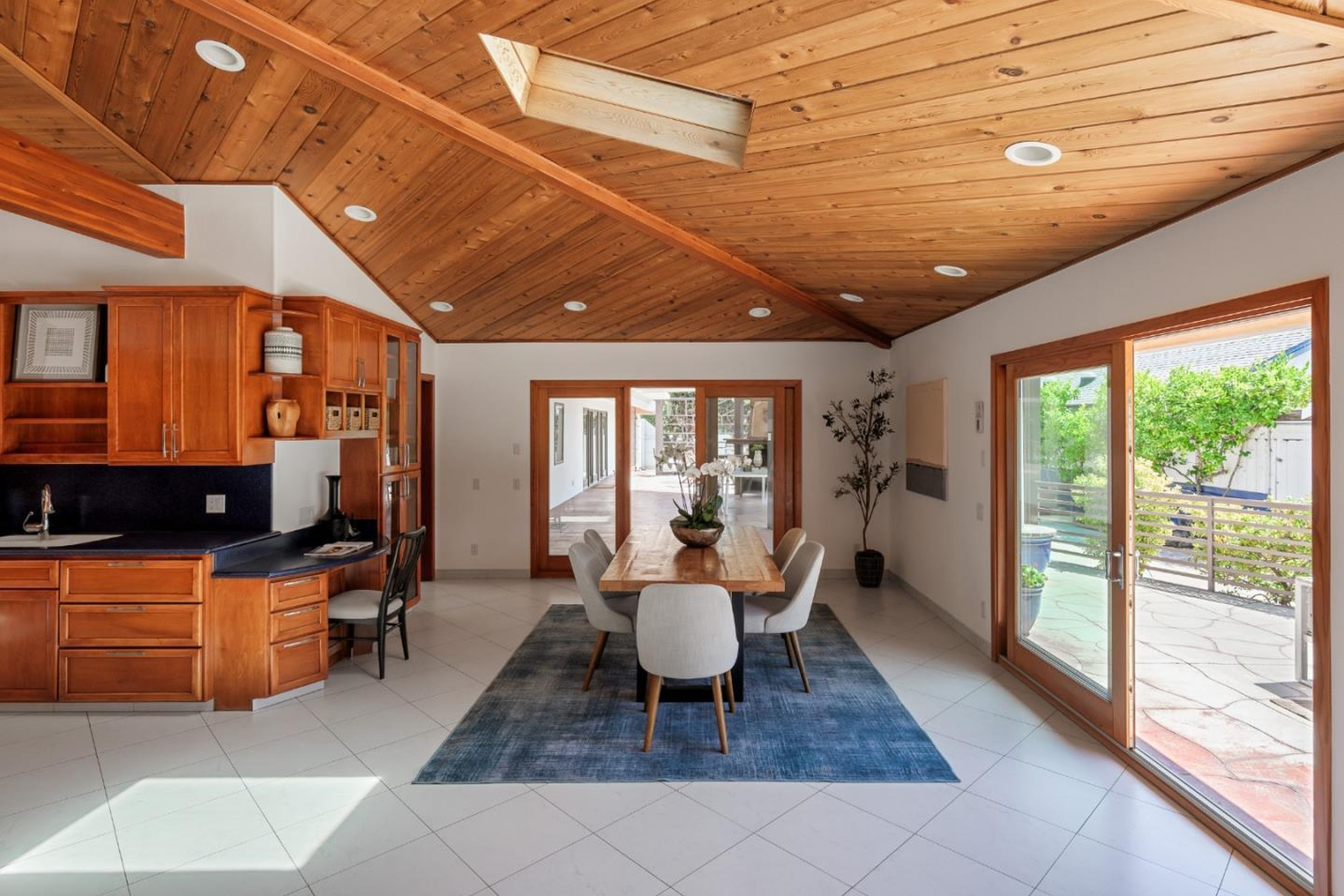 3160 Louis Road 