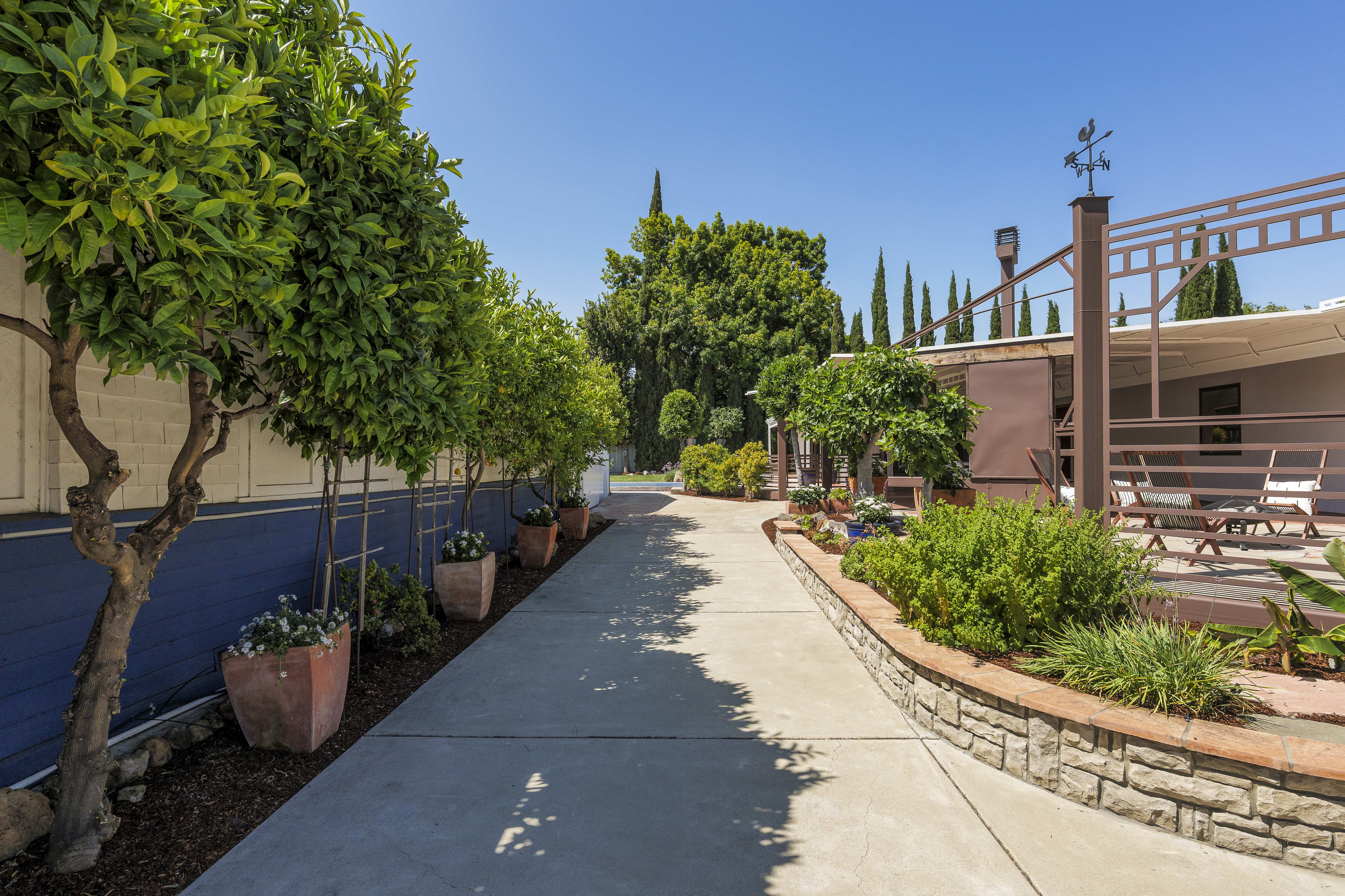 3160 Louis Road 