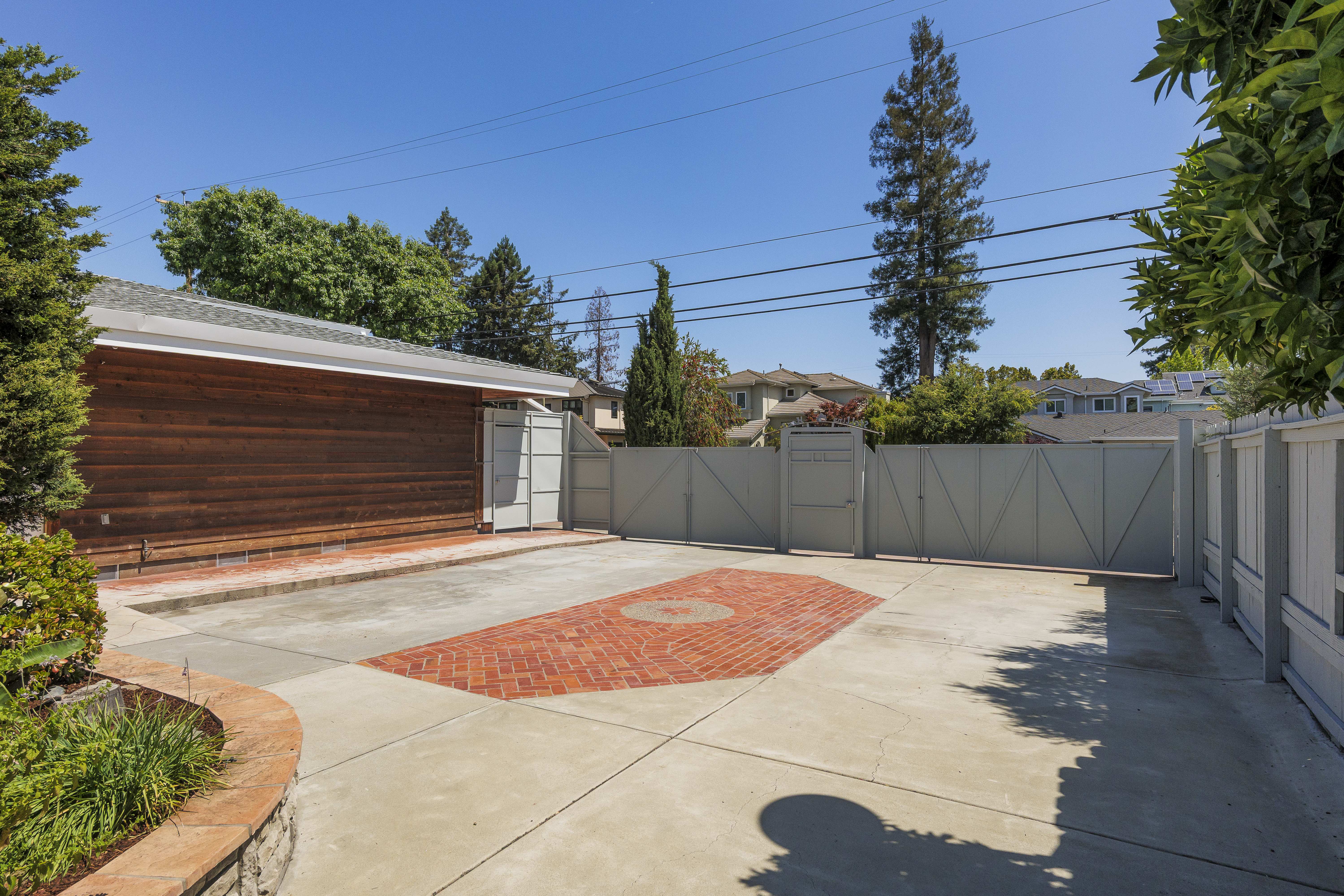 3160 Louis Road 