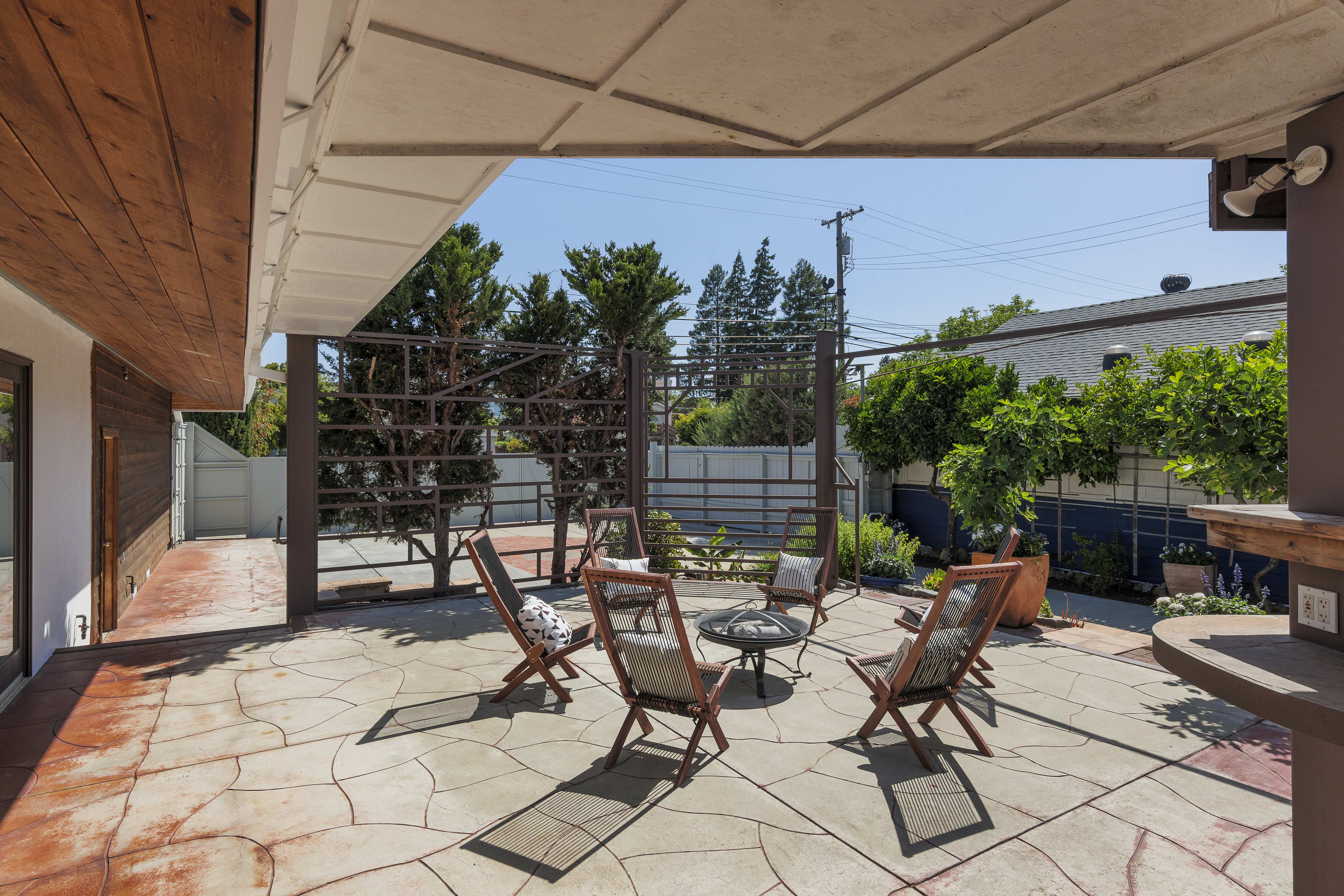 3160 Louis Road 
