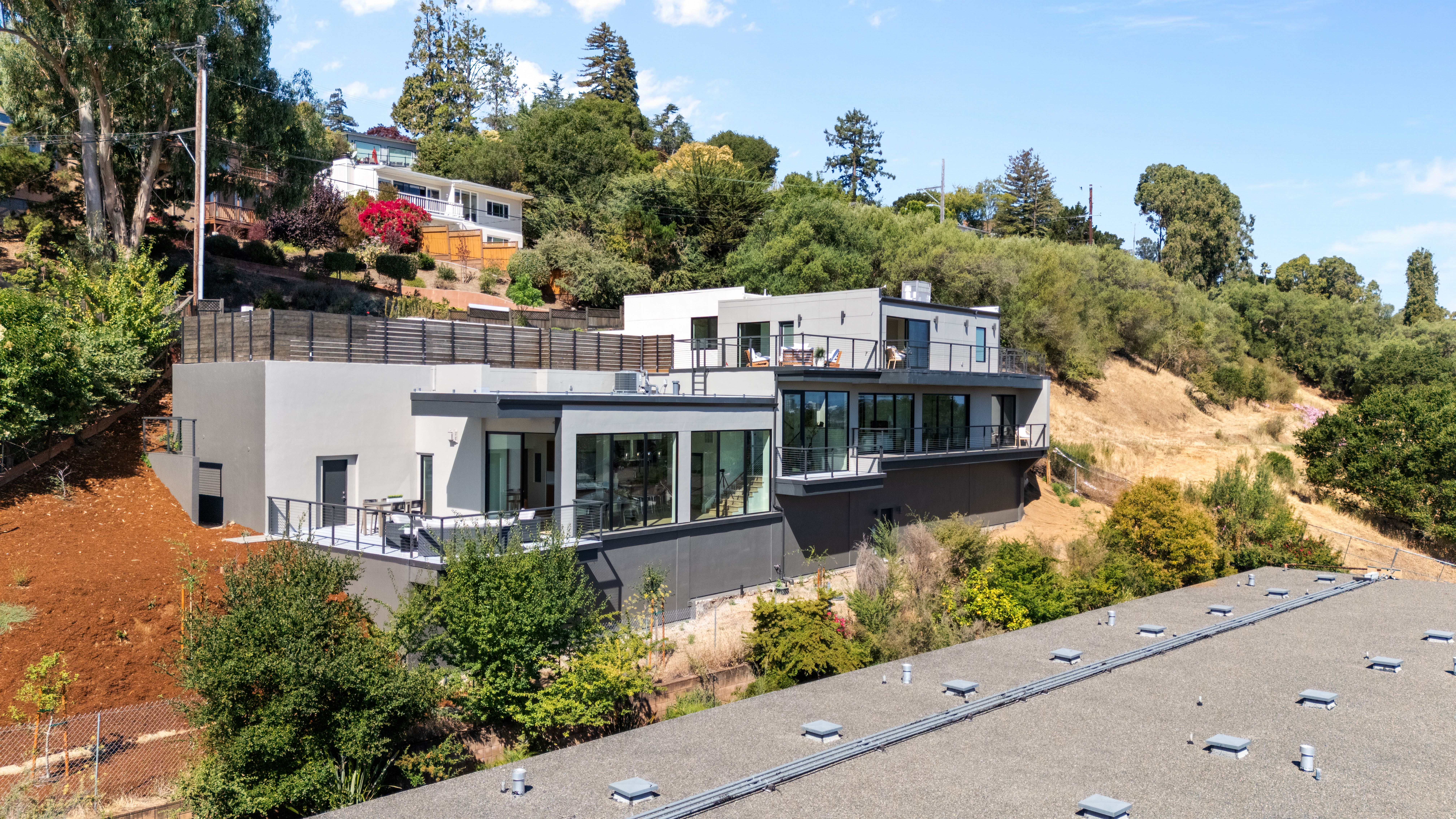 905 South Road 