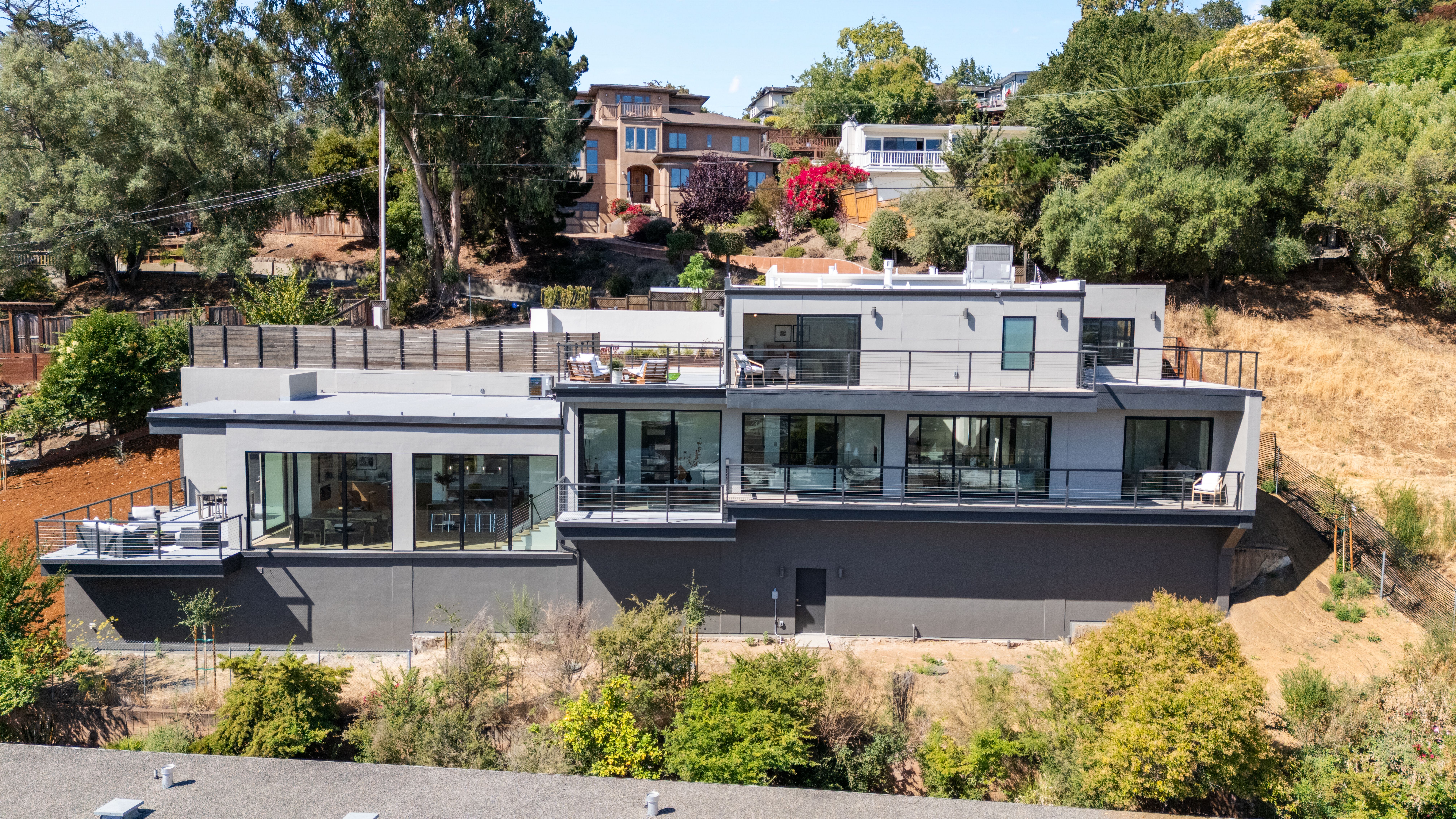 905 South Road 