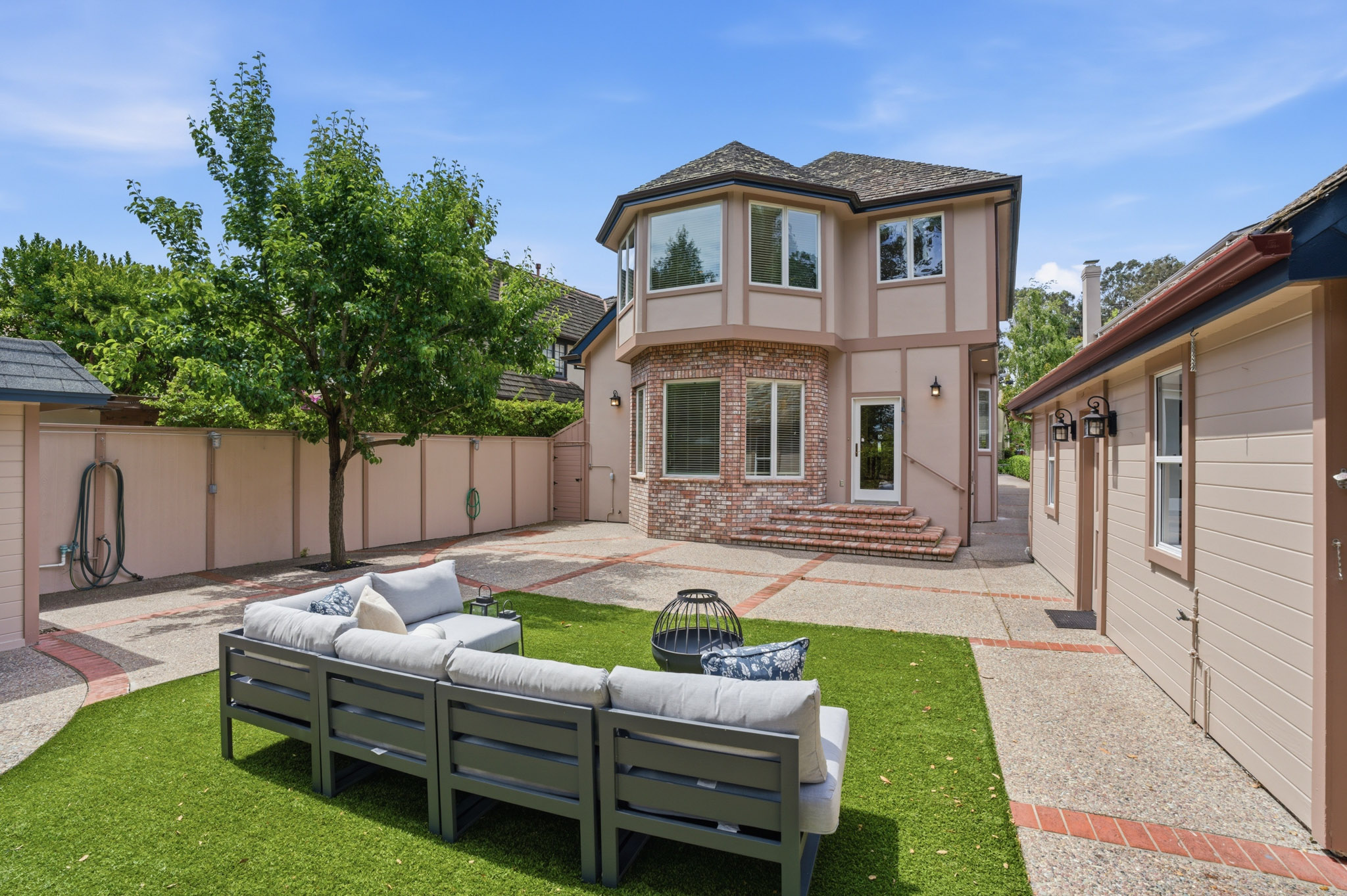 1564 Columbus Avenue 