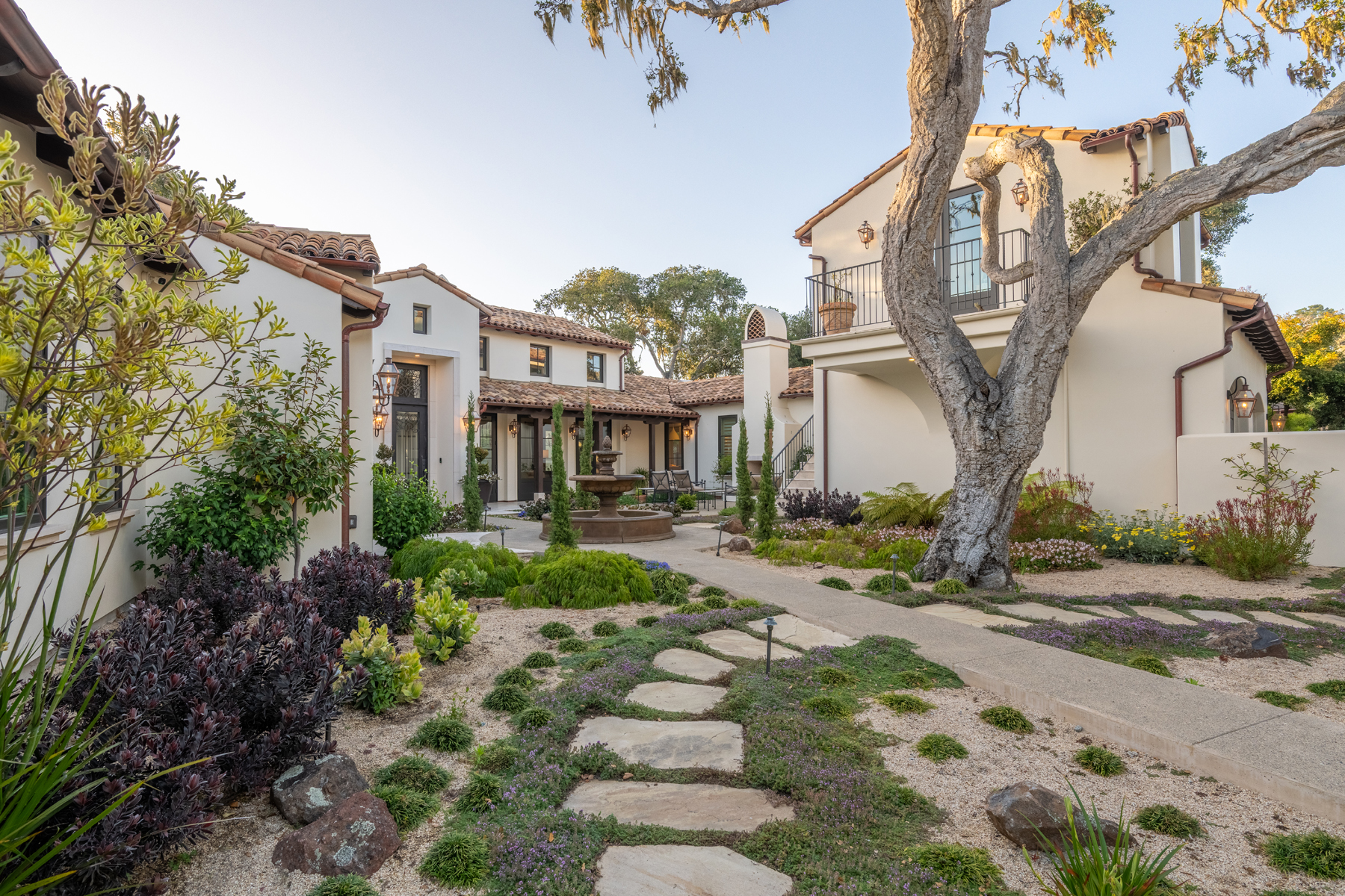1041 Rodeo Road