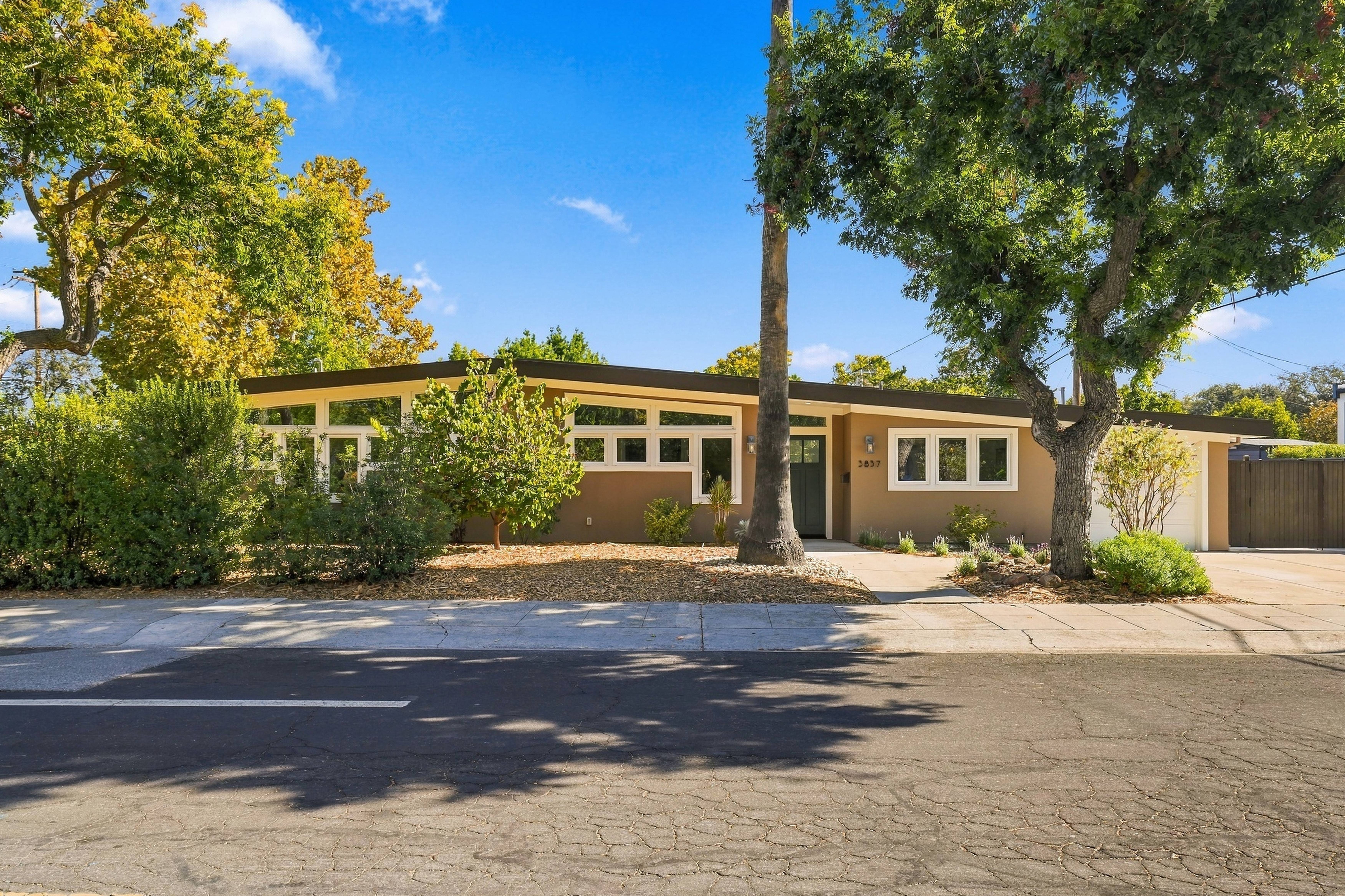 3837 Carlson Court 
