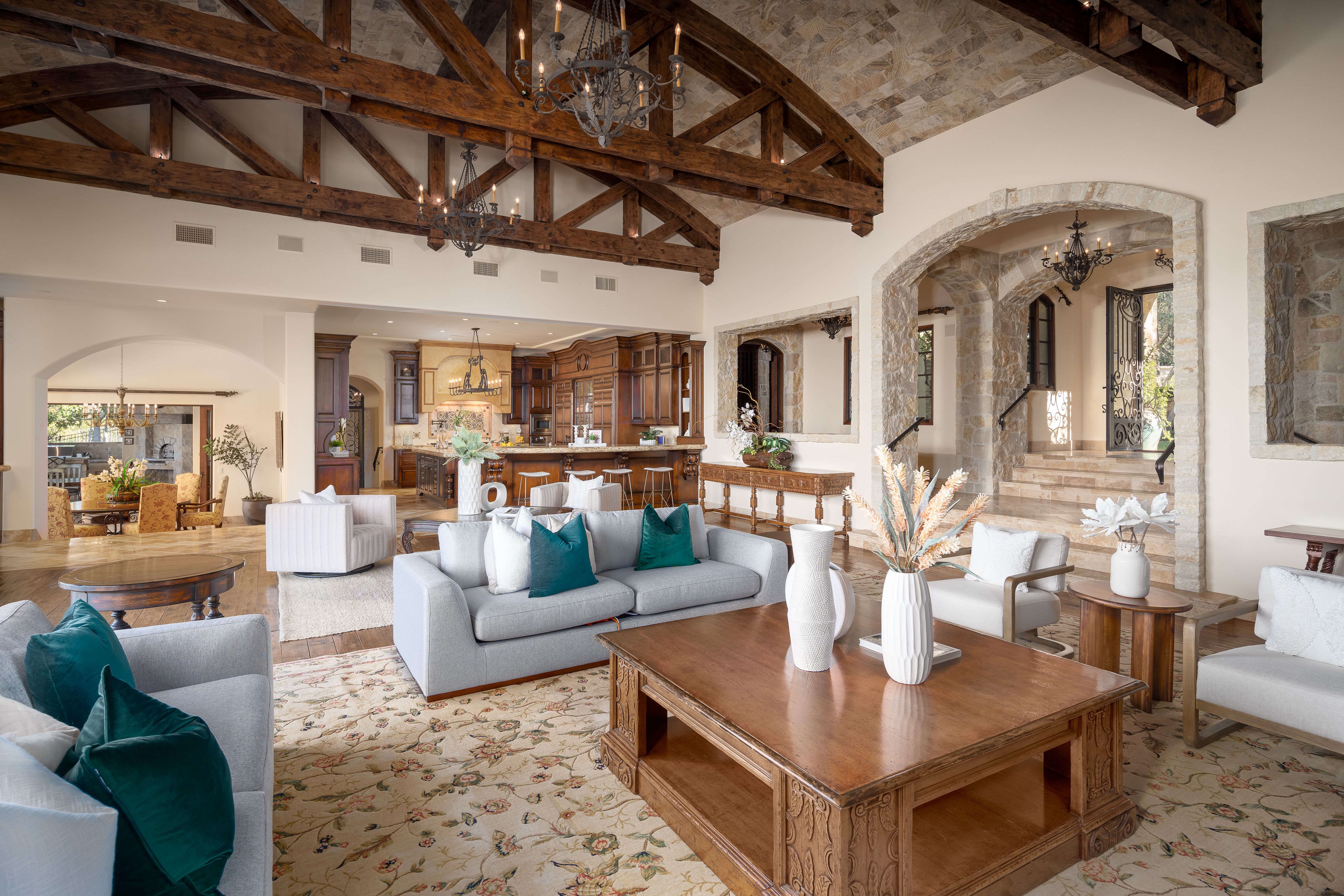 6212 Strada Fragante