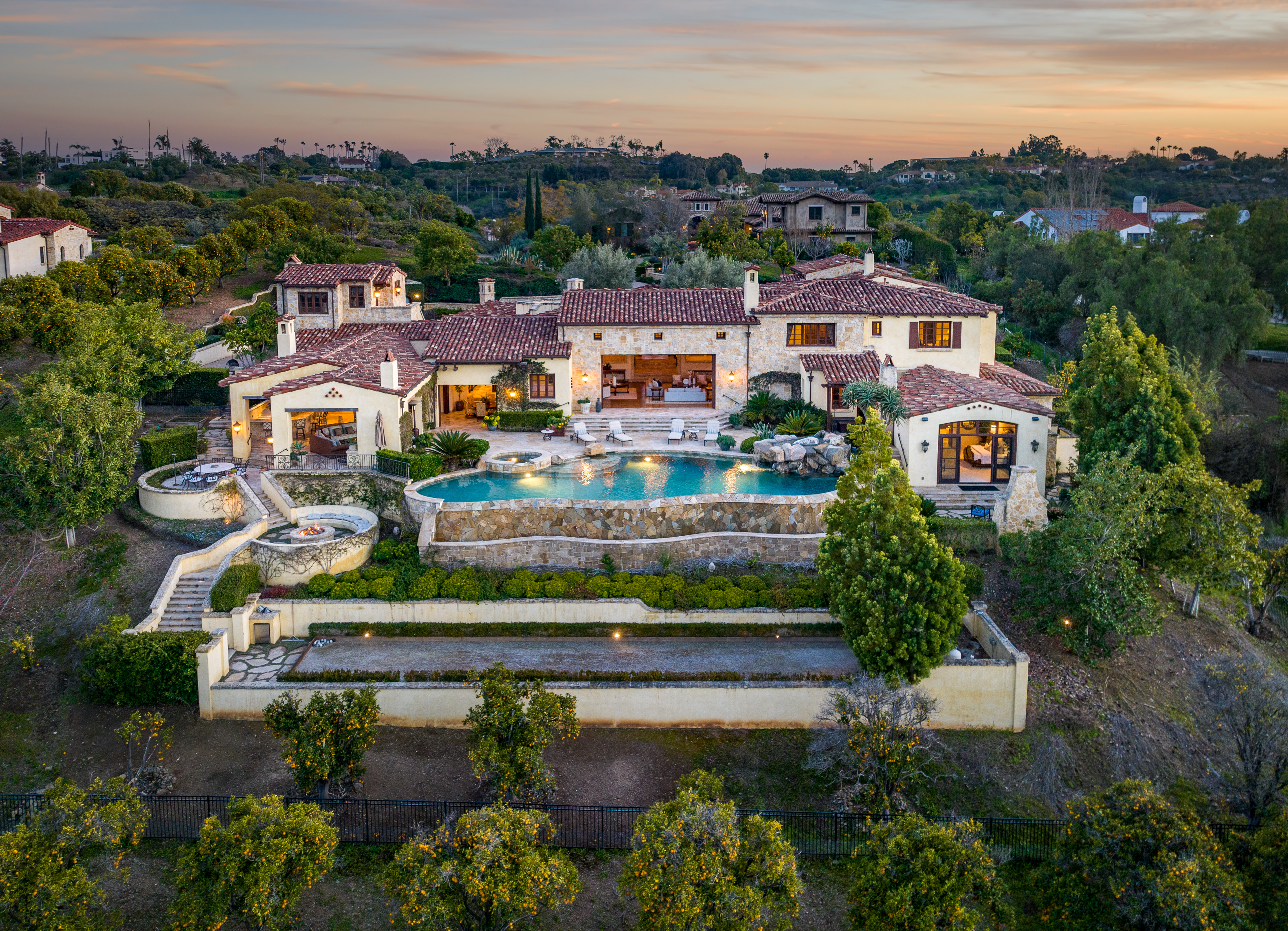 6212 Strada Fragante