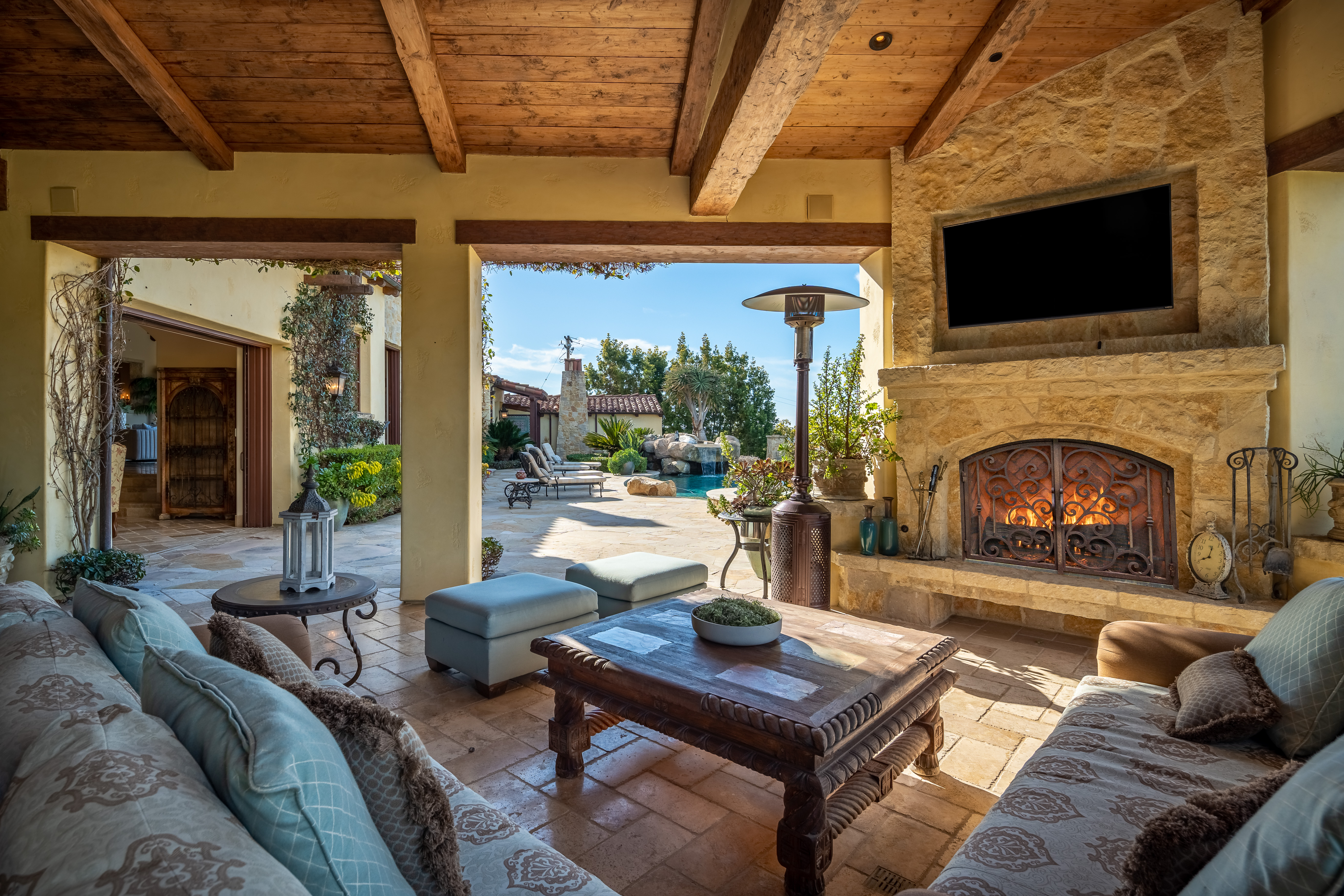 6212 Strada Fragante