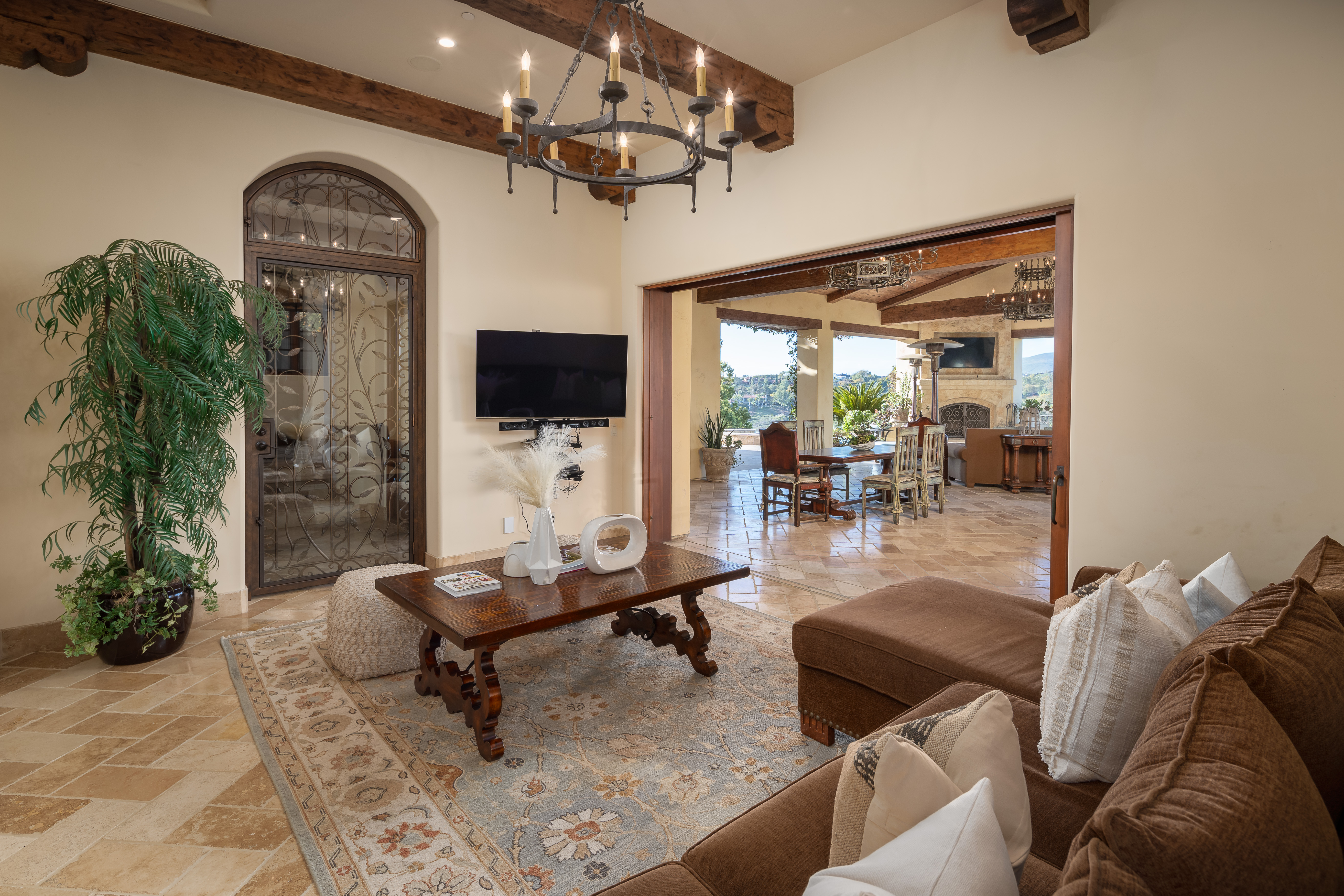 6212 Strada Fragante