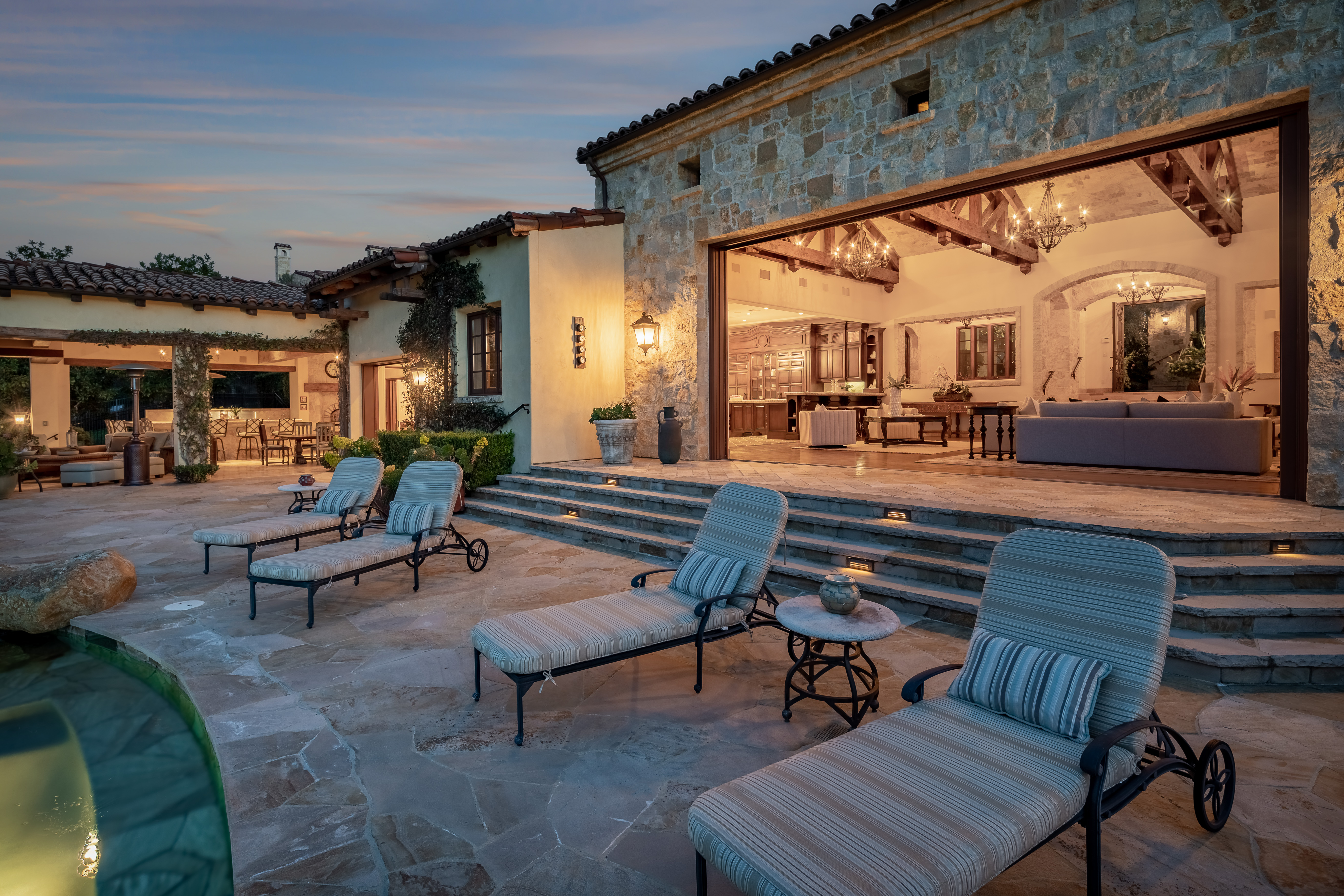 6212 Strada Fragante