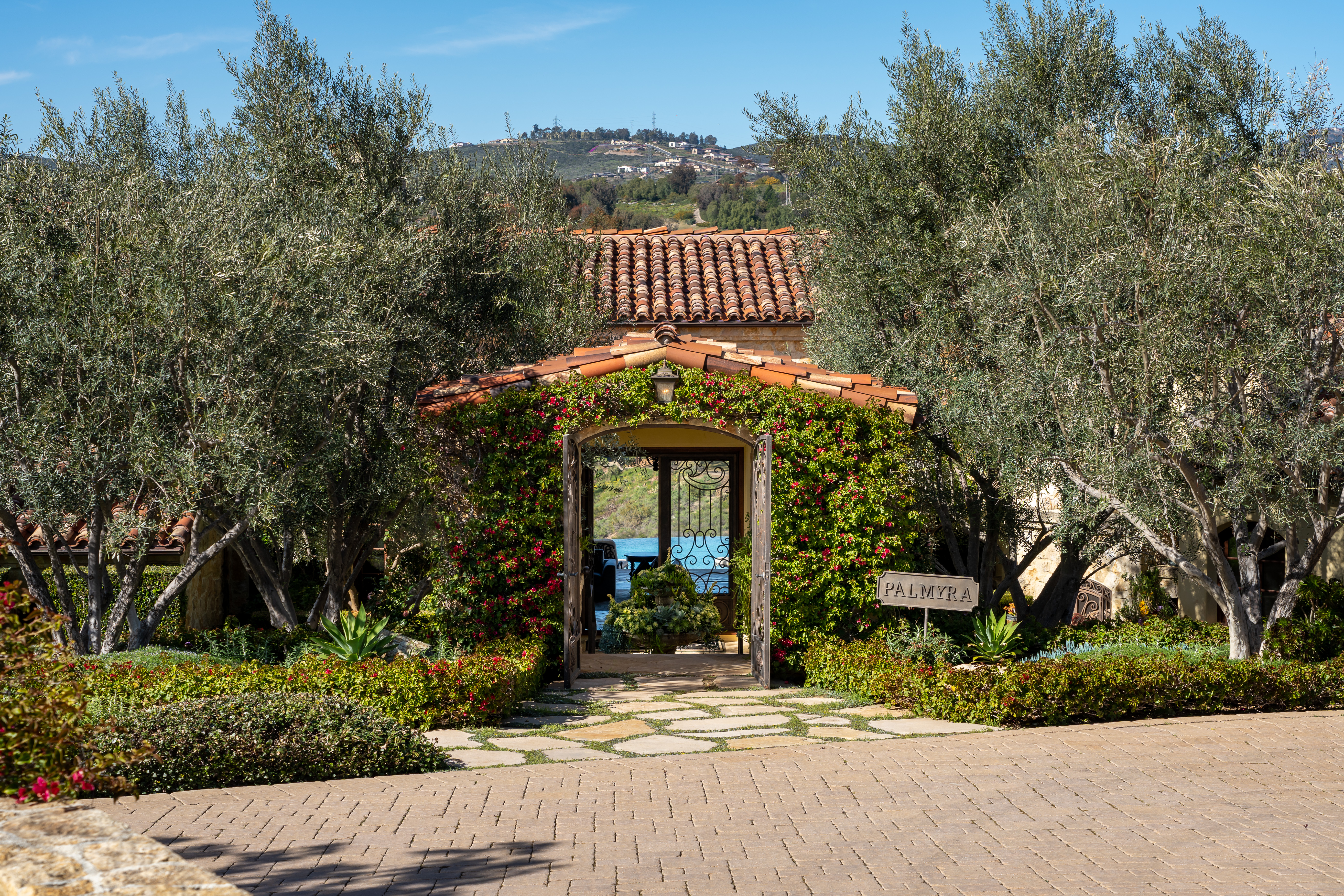 6212 Strada Fragante