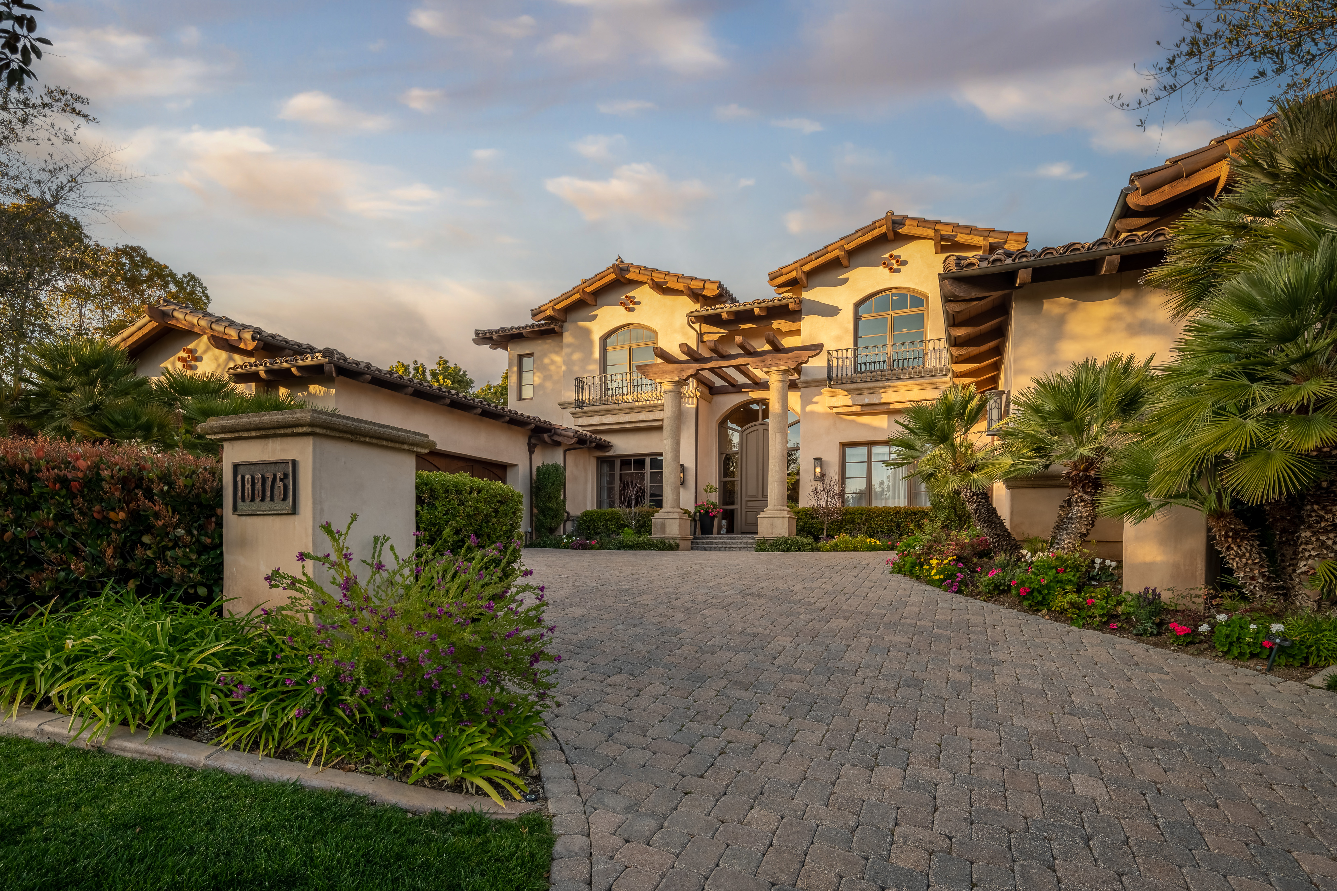 18375 Calle La Serra 