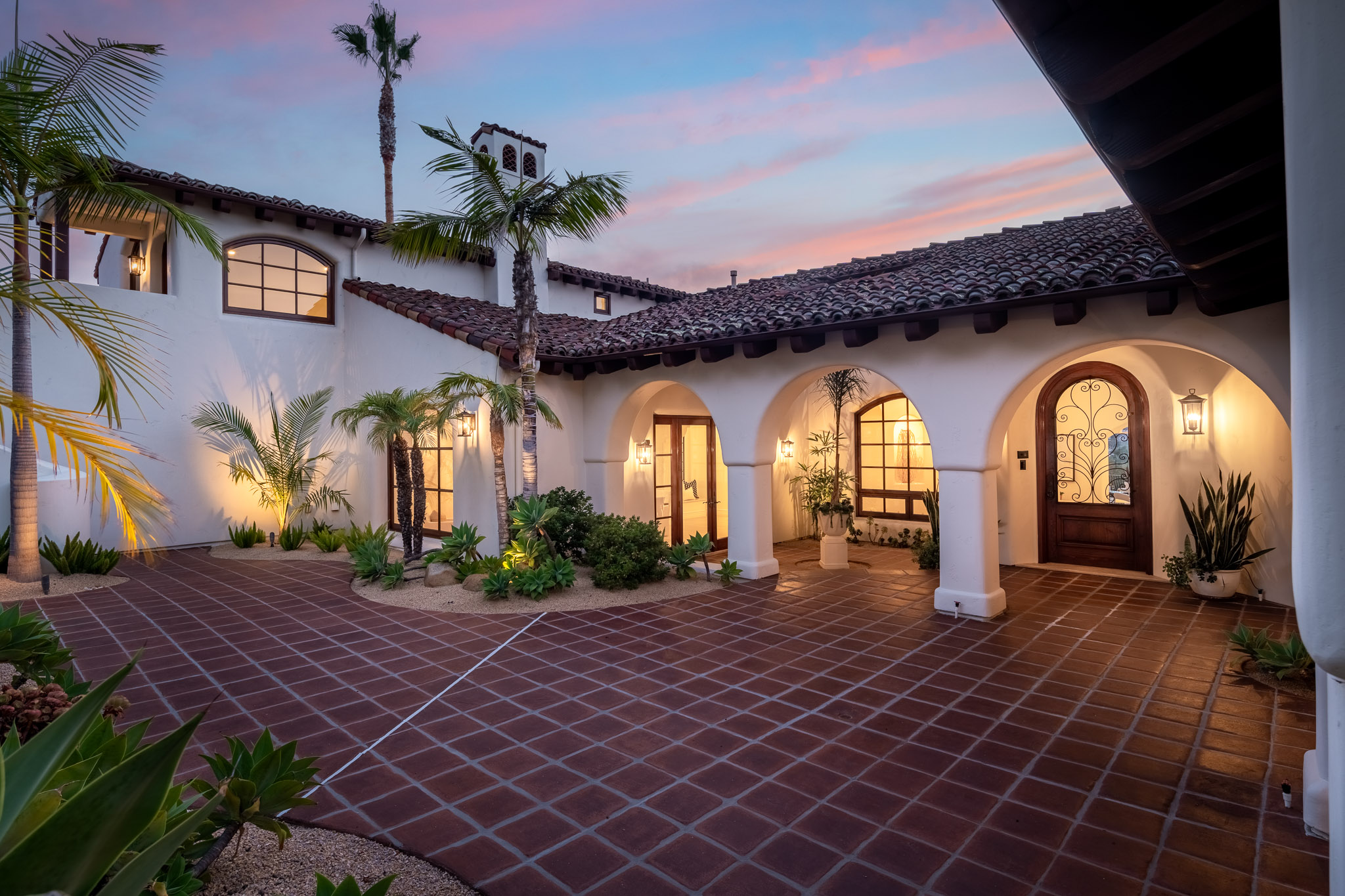 4390 Camino Privado 