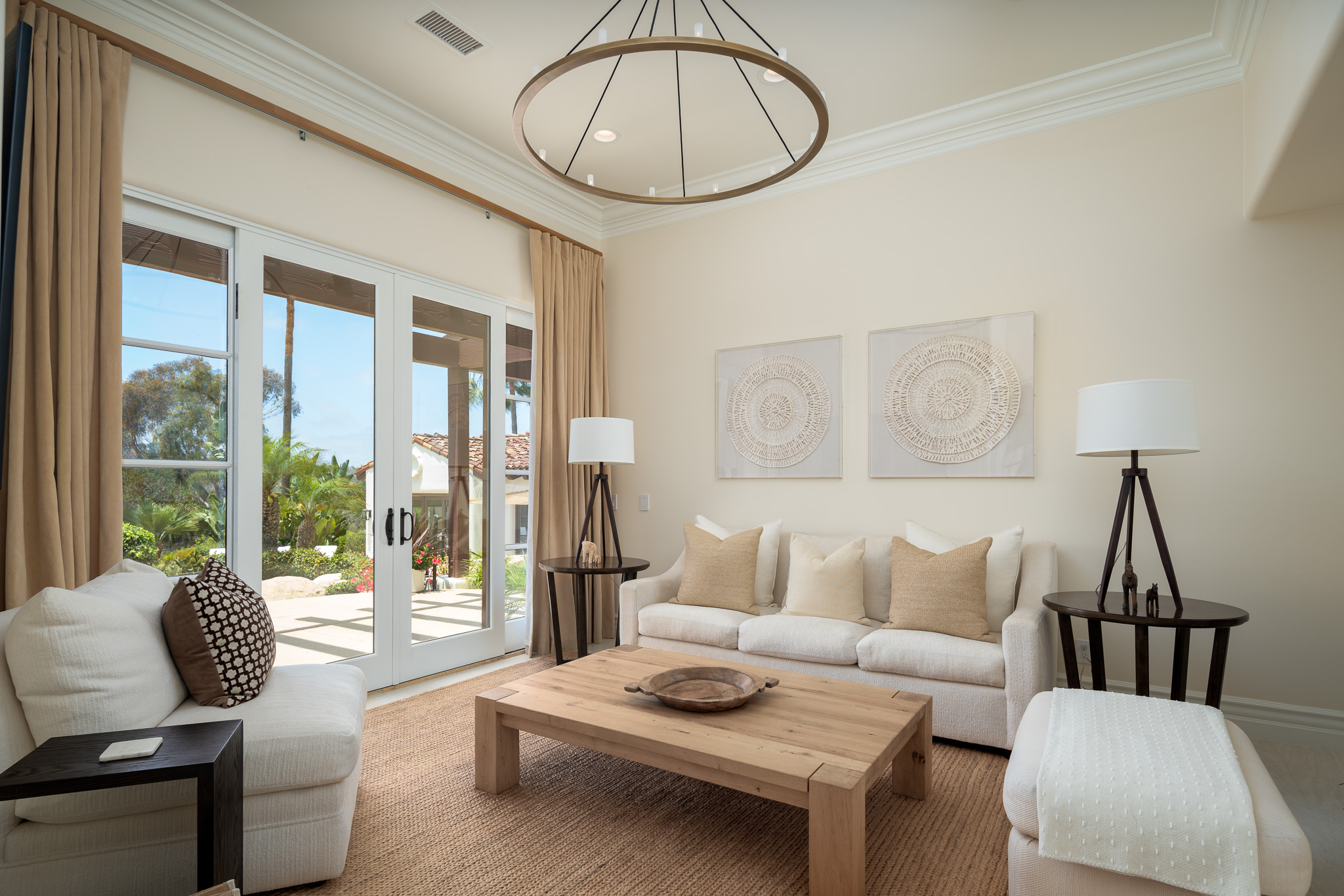 4390 Camino Privado 