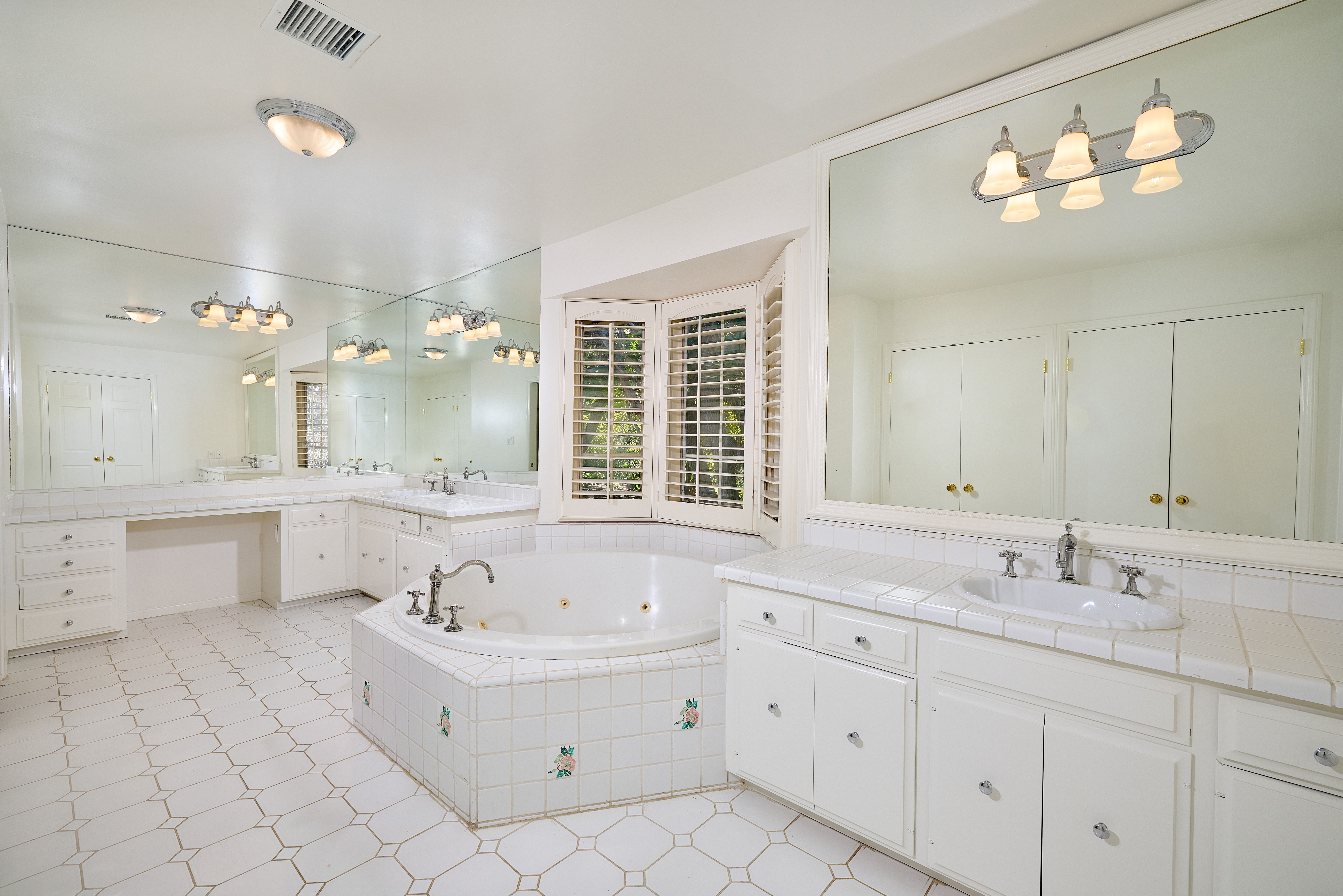 5762 Loma Verde Drive 