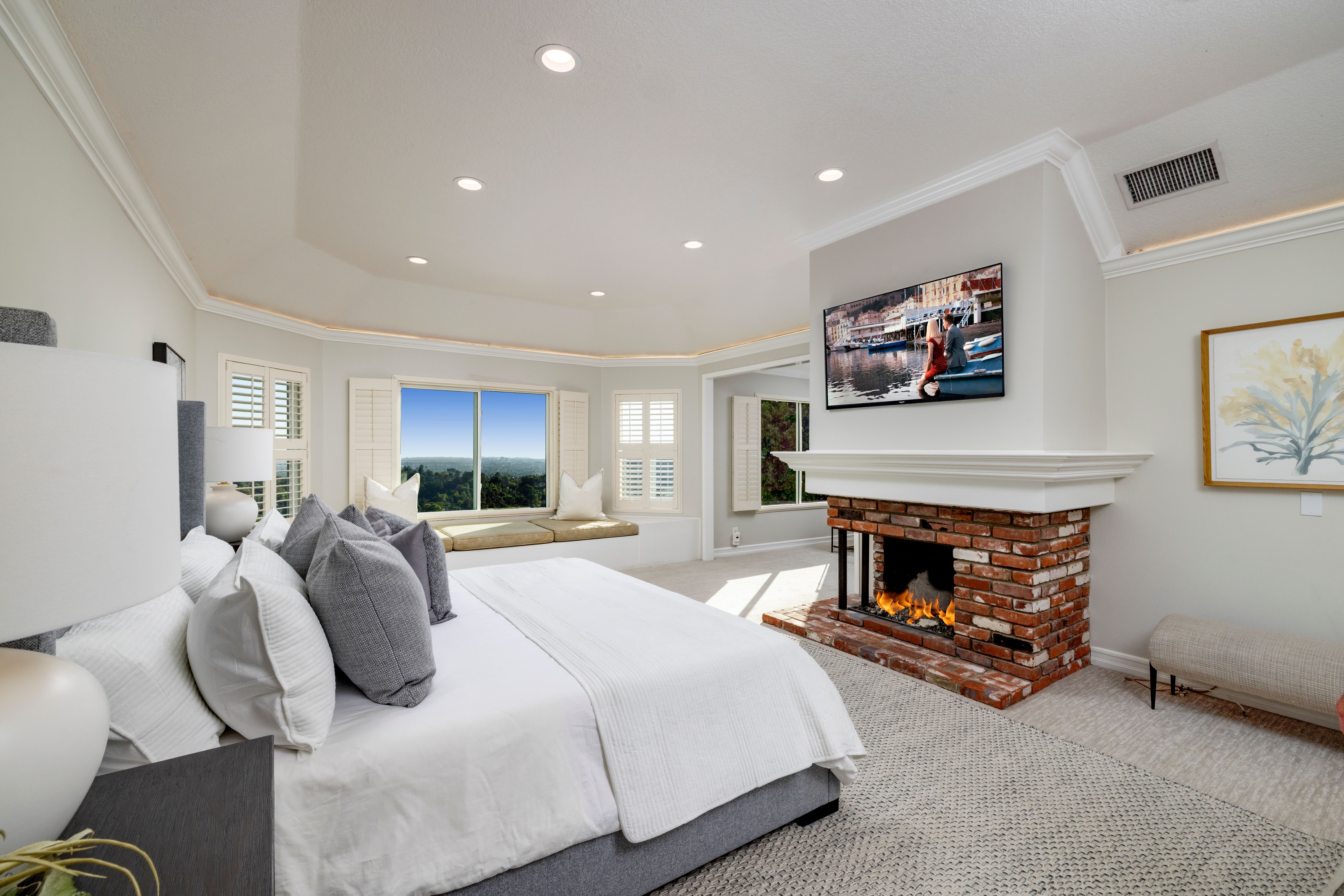 6304 East West View Drive 
