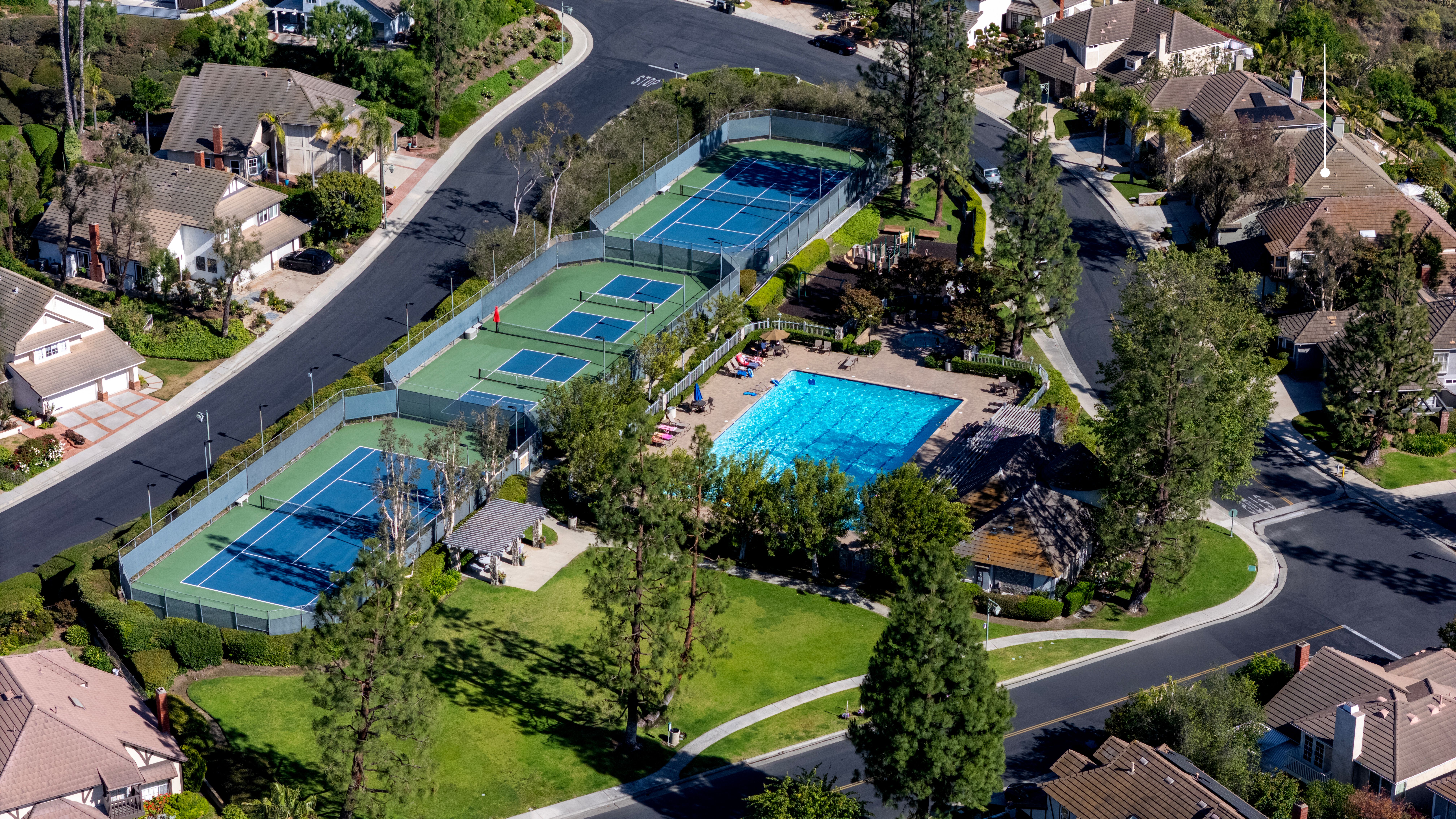 6304 East West View Drive 