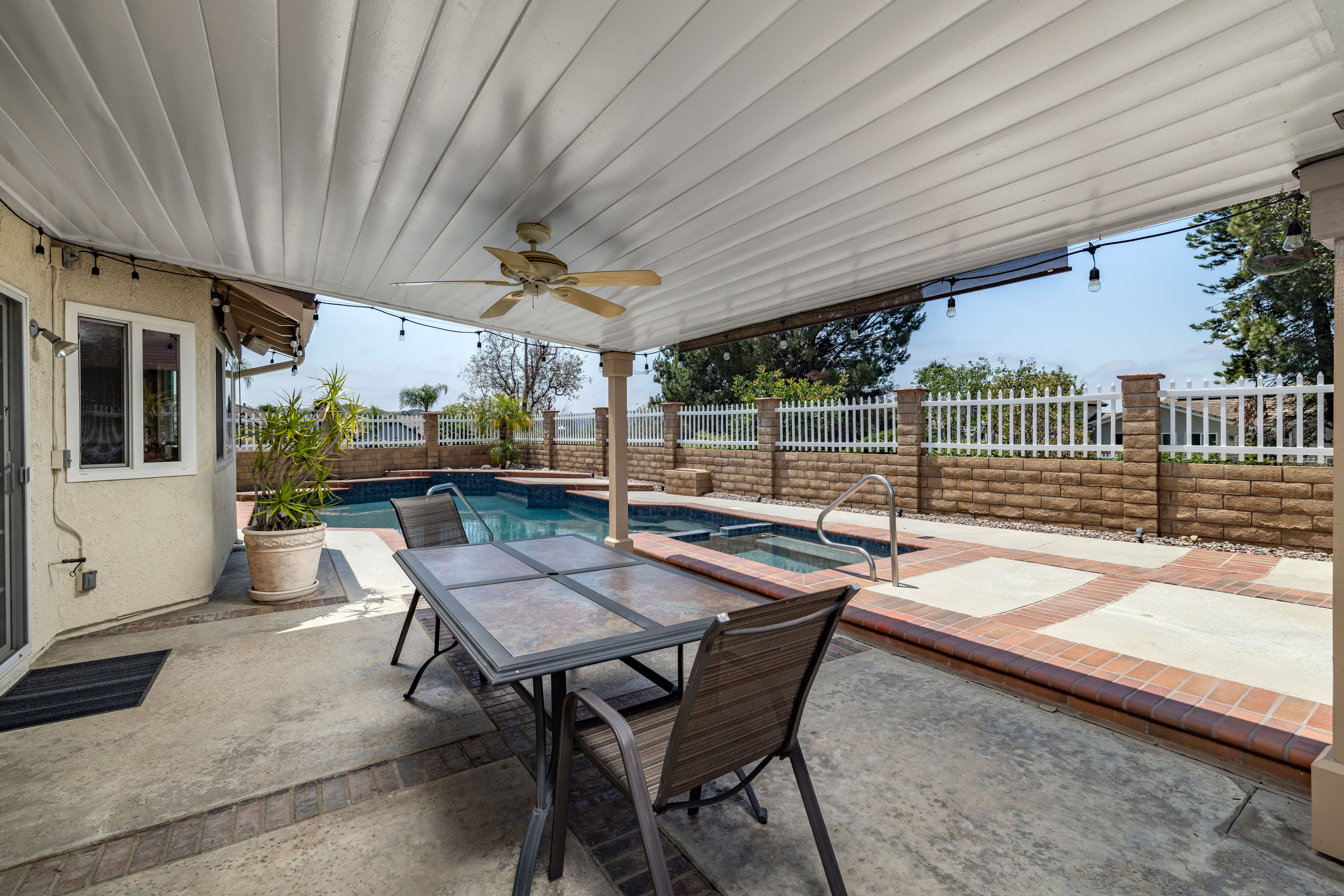 5595 Avenida Adobe 