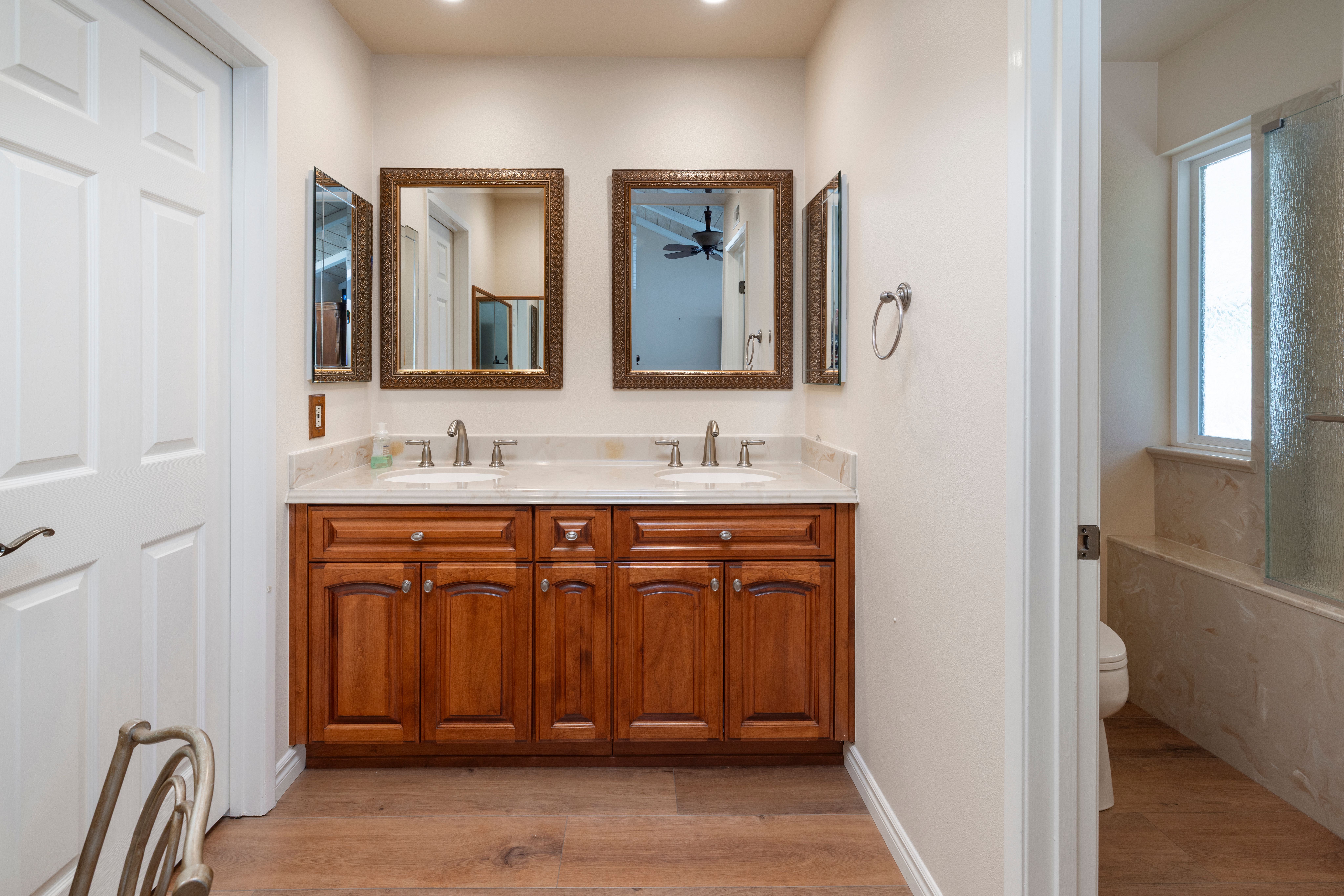 5595 Avenida Adobe 