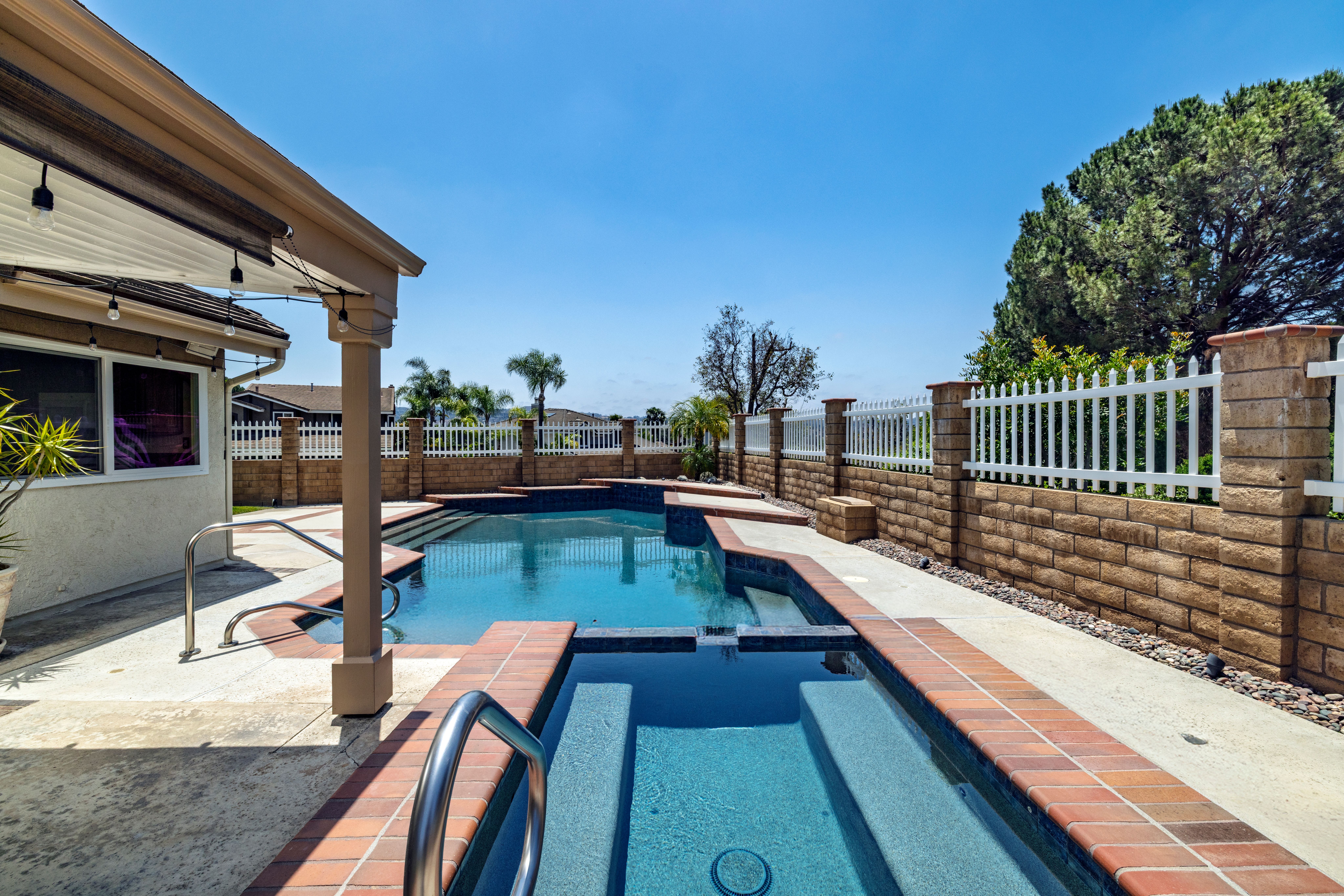 5595 Avenida Adobe 
