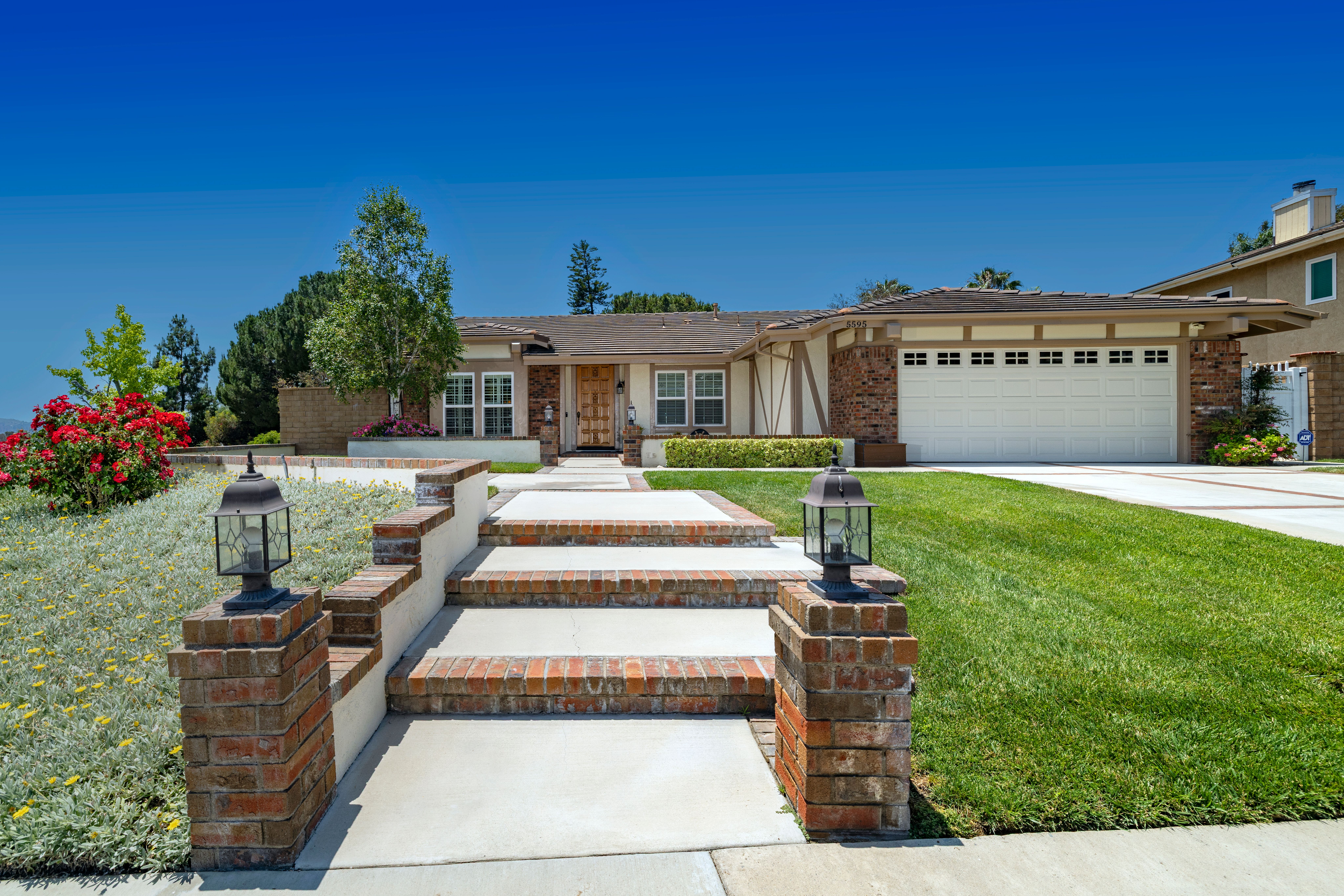 5595 Avenida Adobe 