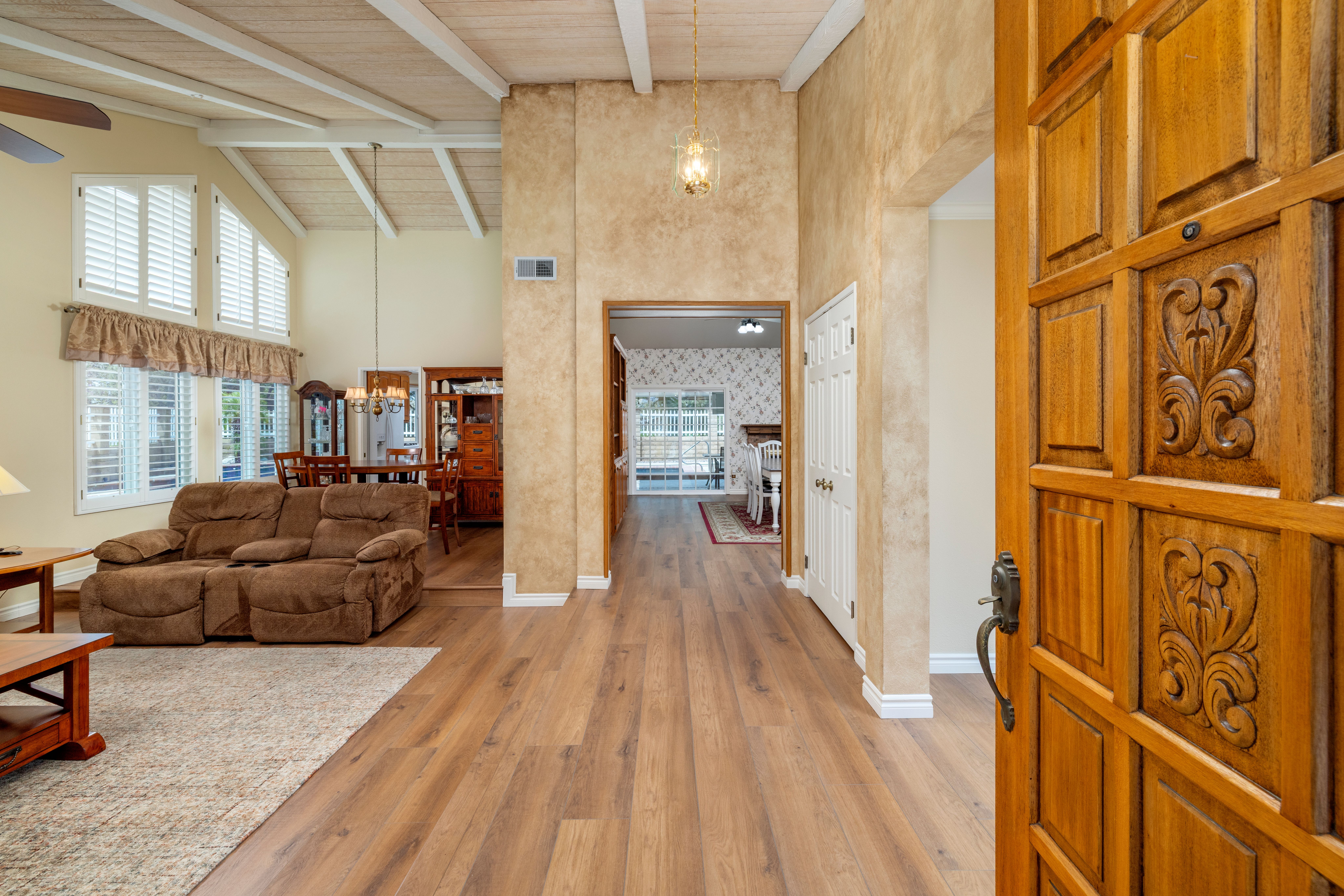 5595 Avenida Adobe 
