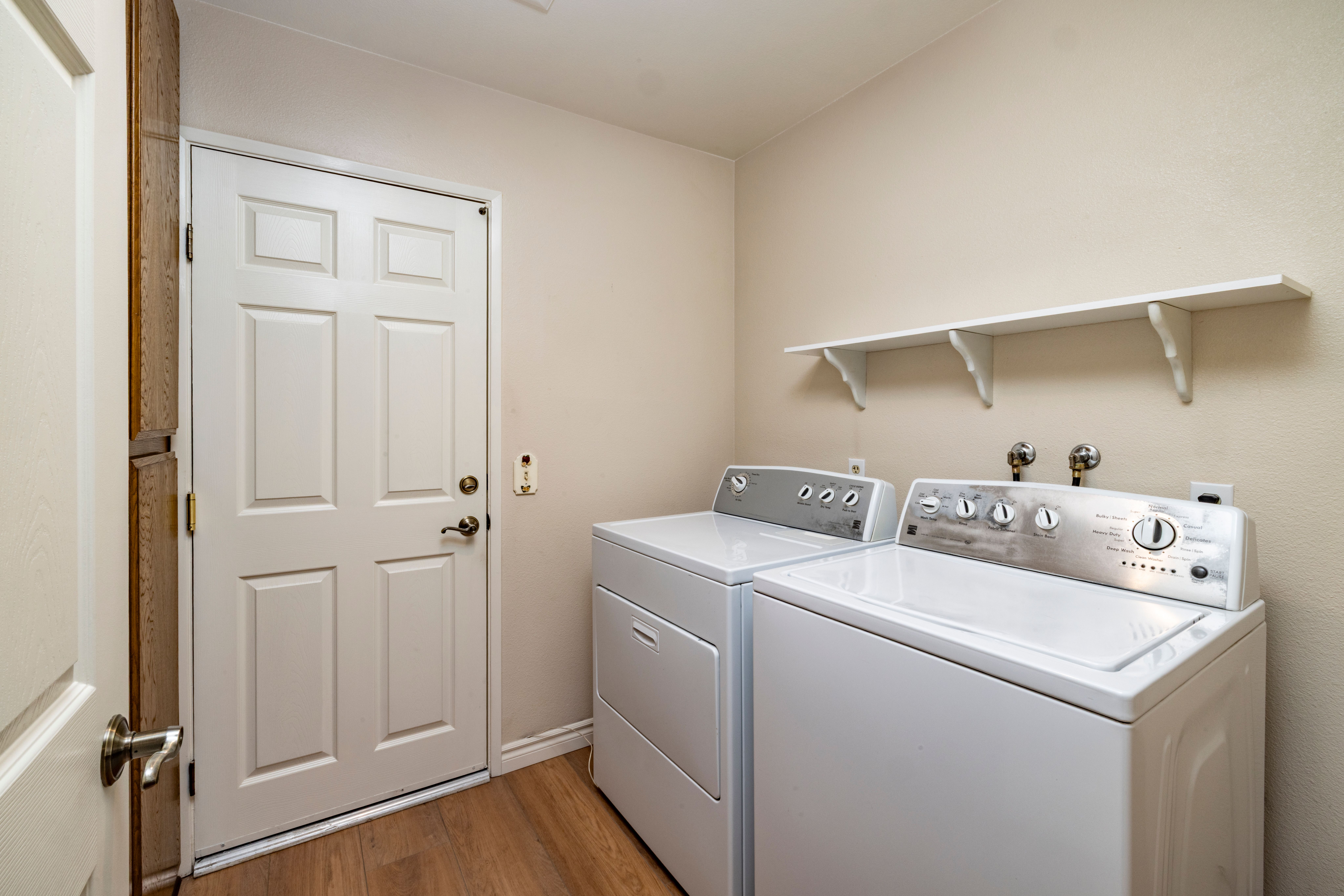 5595 Avenida Adobe 