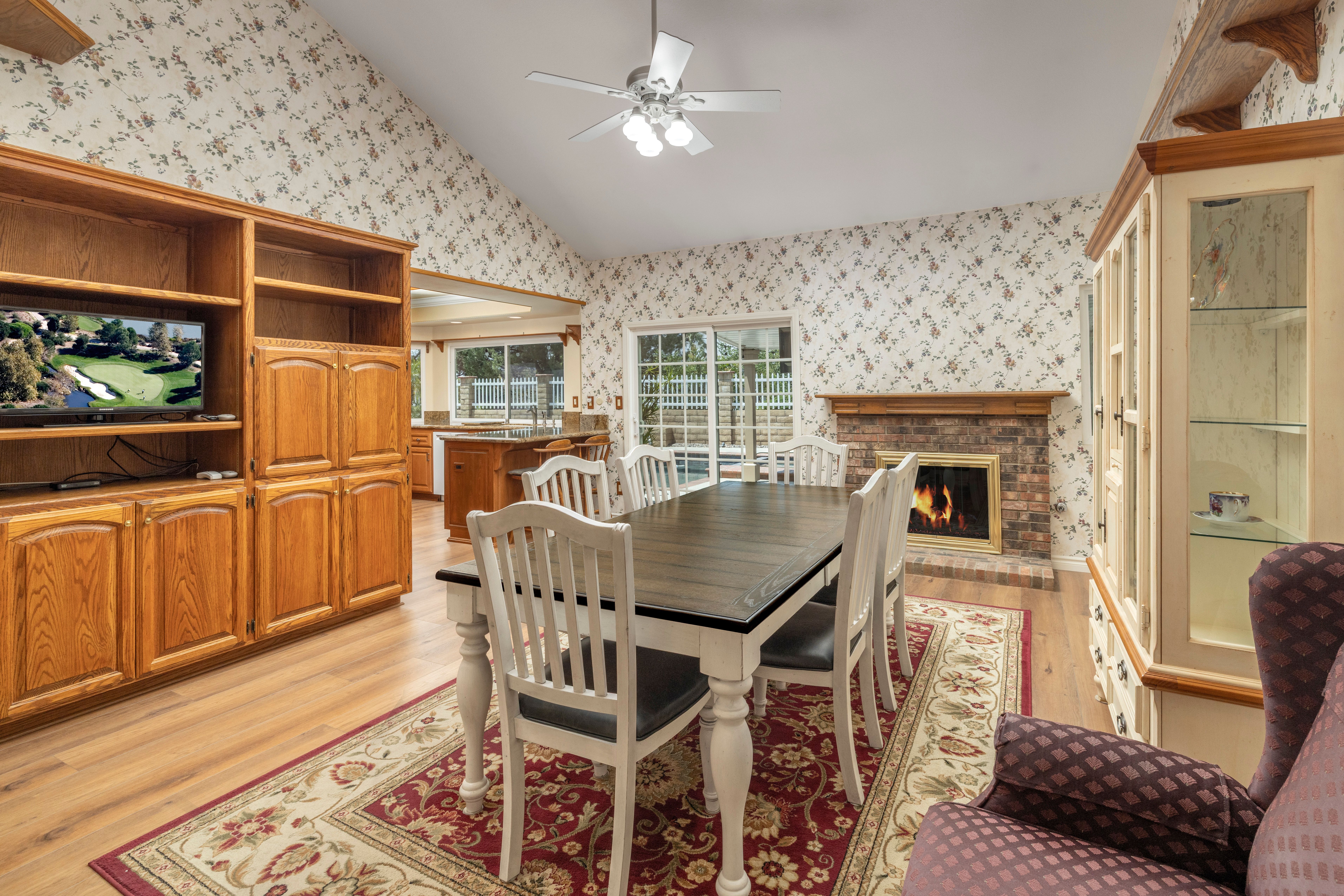 5595 Avenida Adobe 