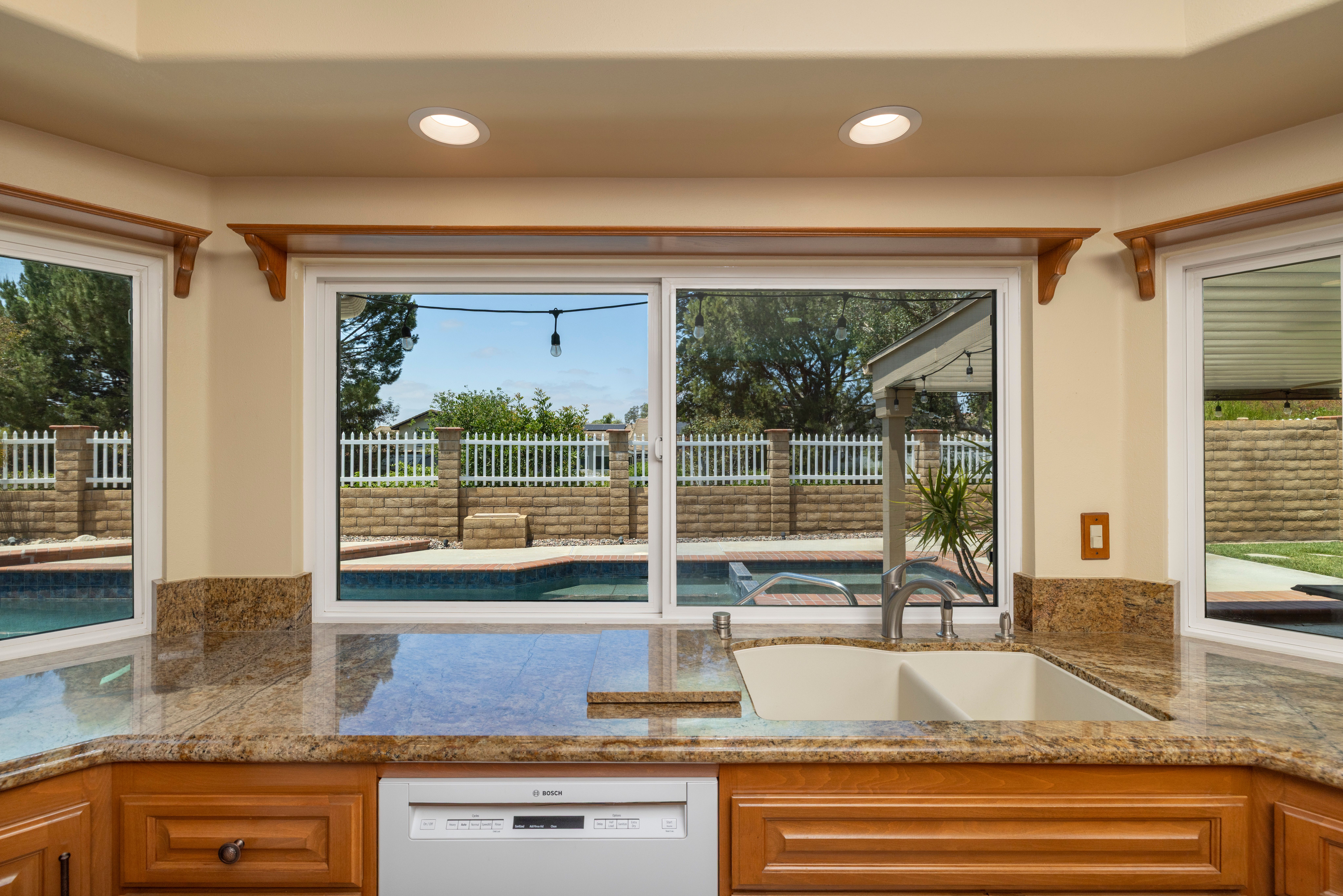 5595 Avenida Adobe 