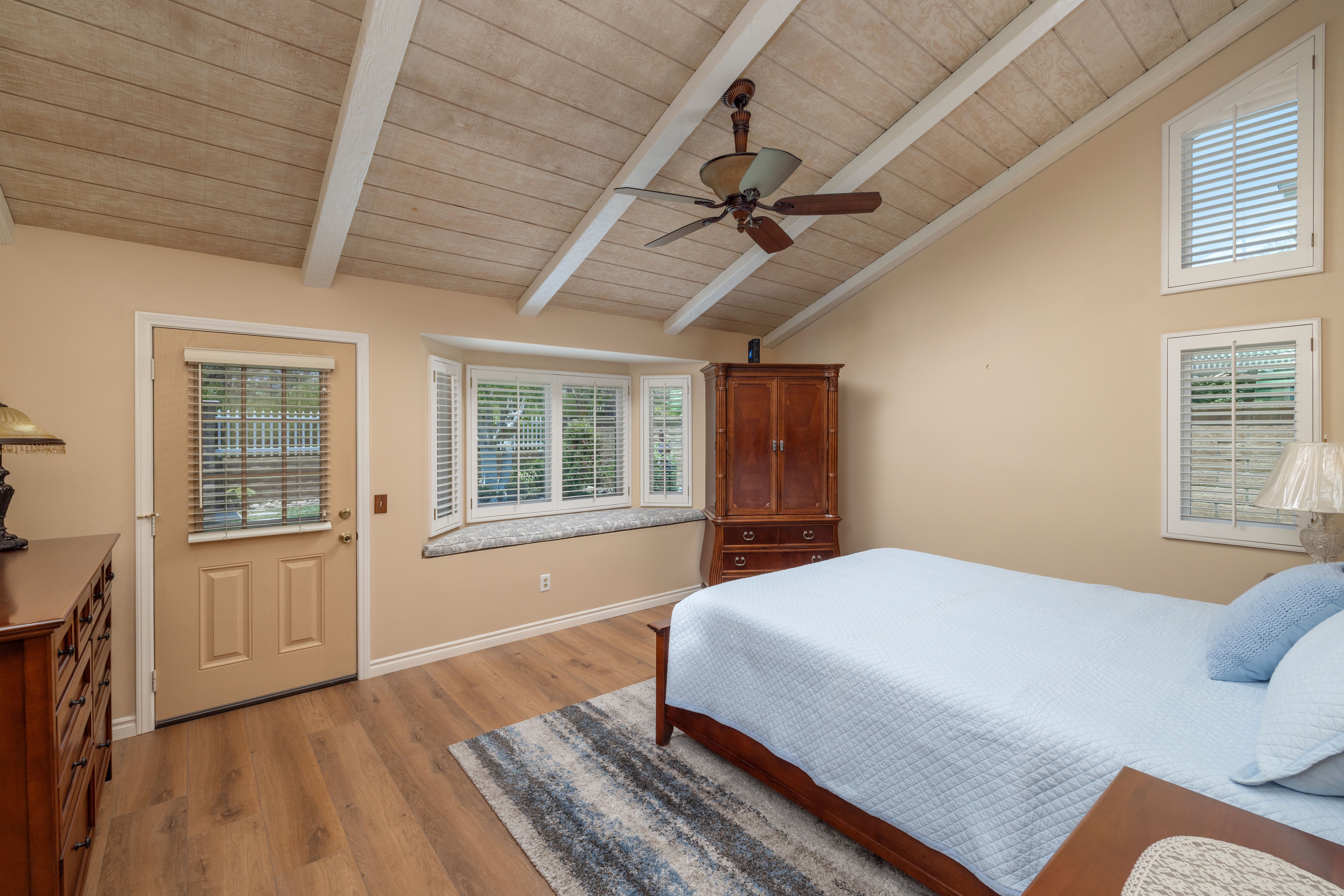 5595 Avenida Adobe 