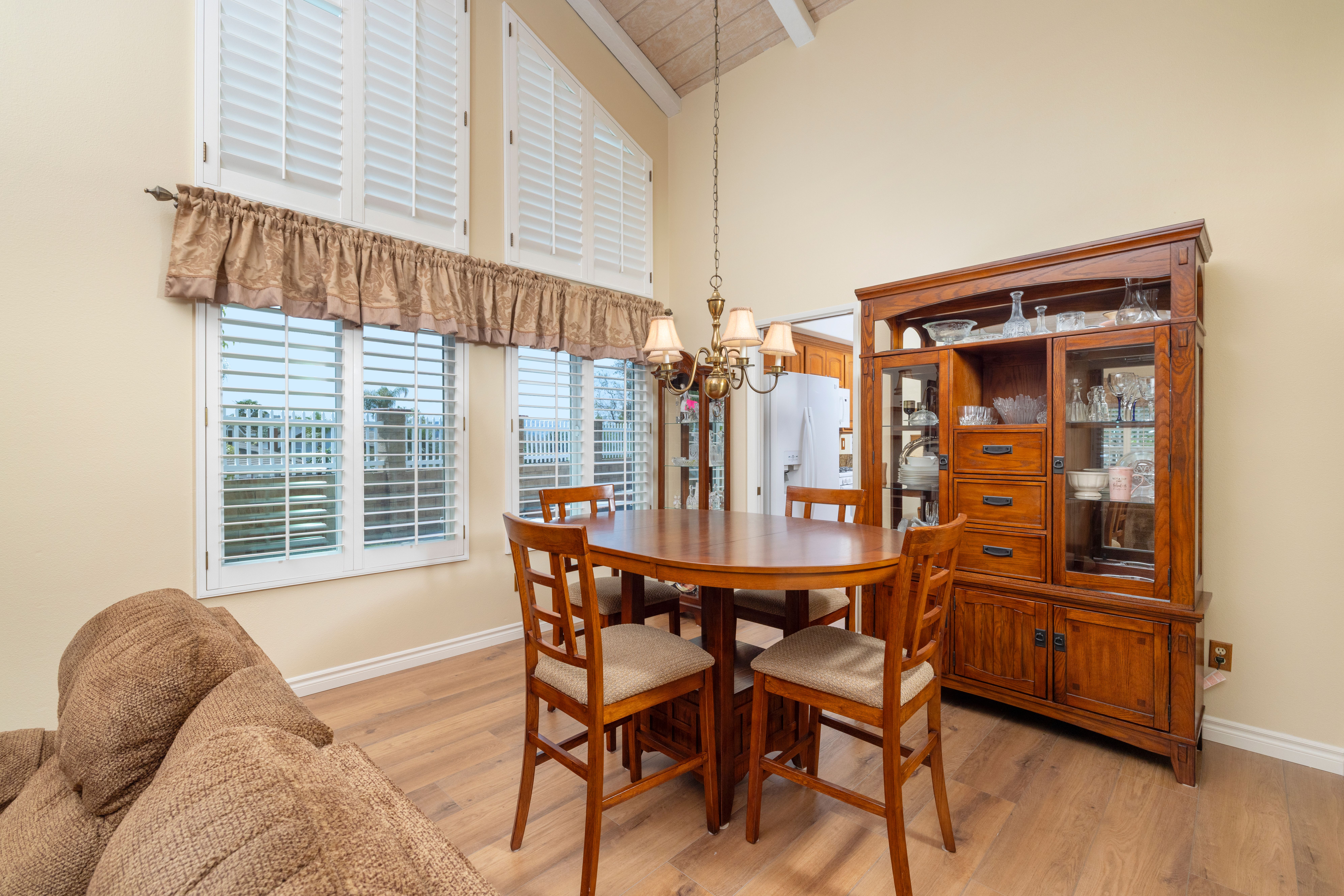 5595 Avenida Adobe 