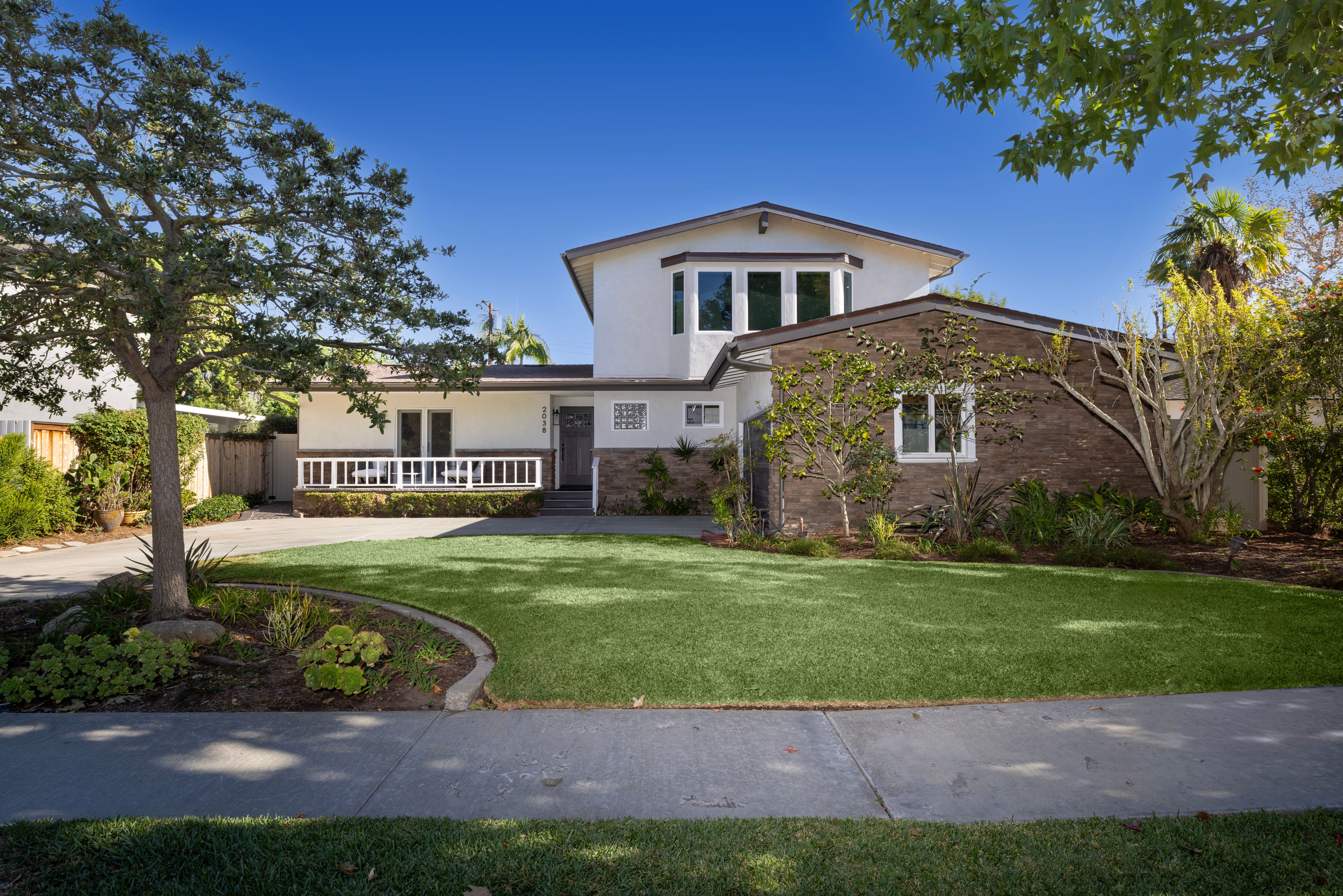 2038 Aliso Avenue 