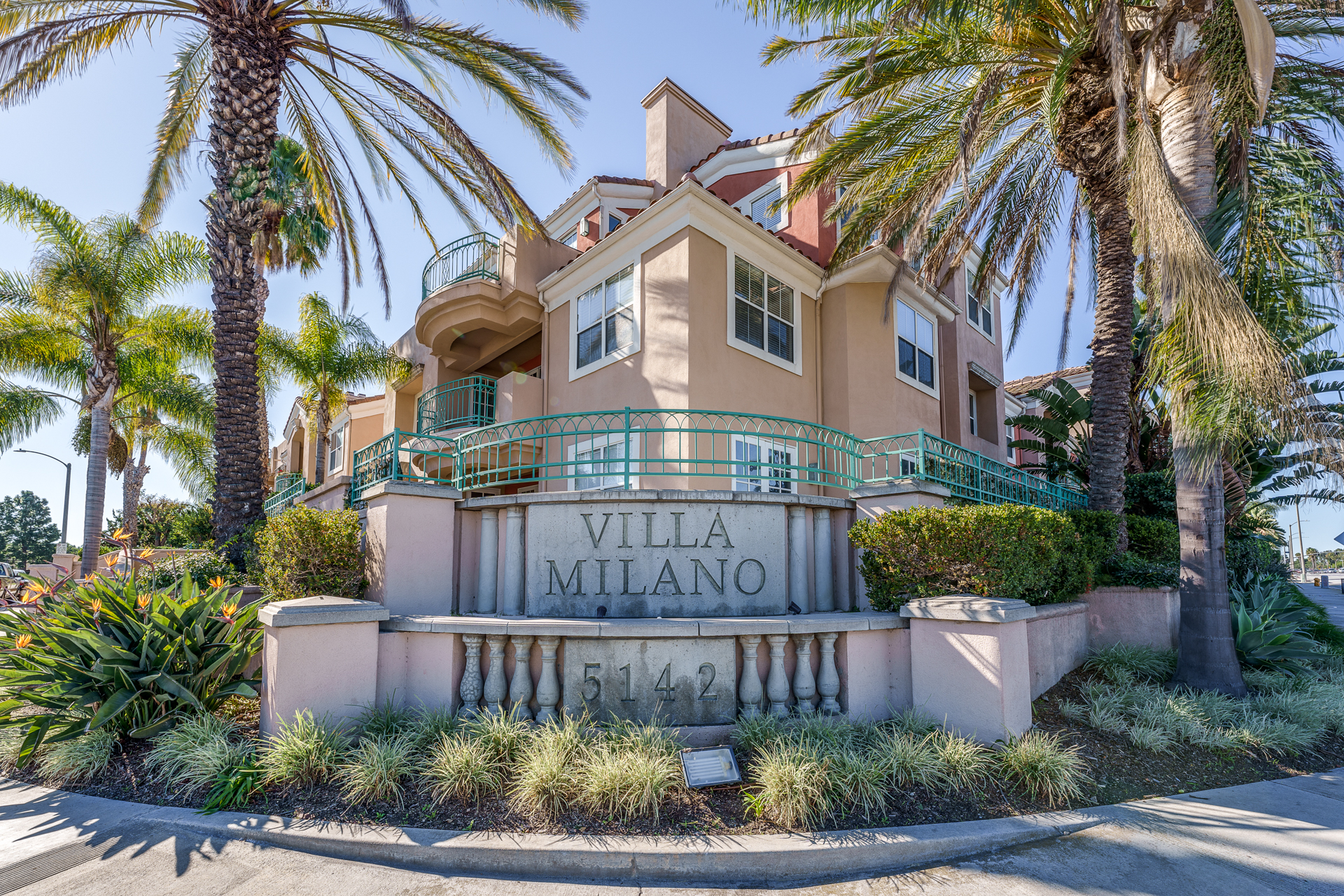 5142 Warner Avenue #107