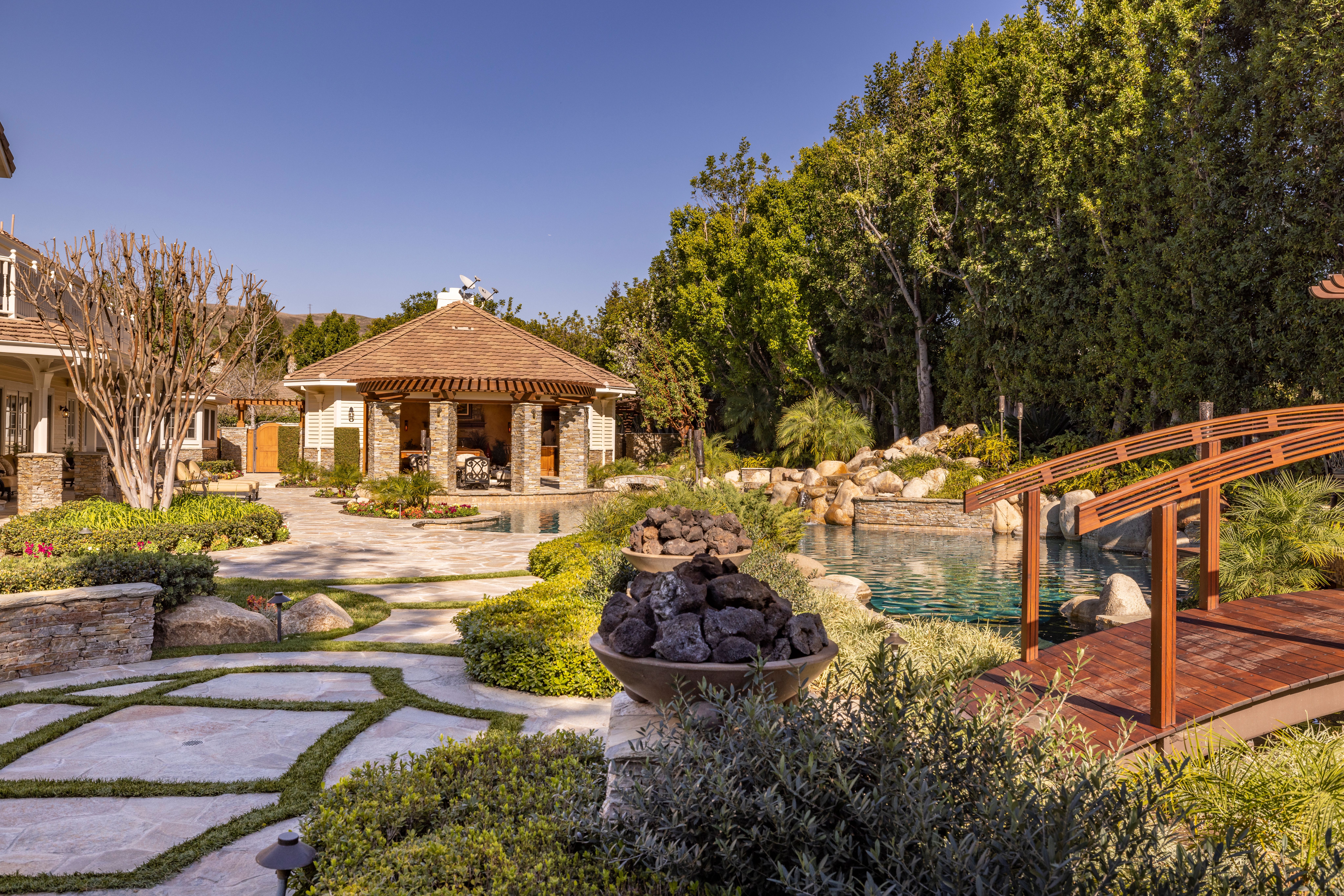 4080 Live Oak Lane