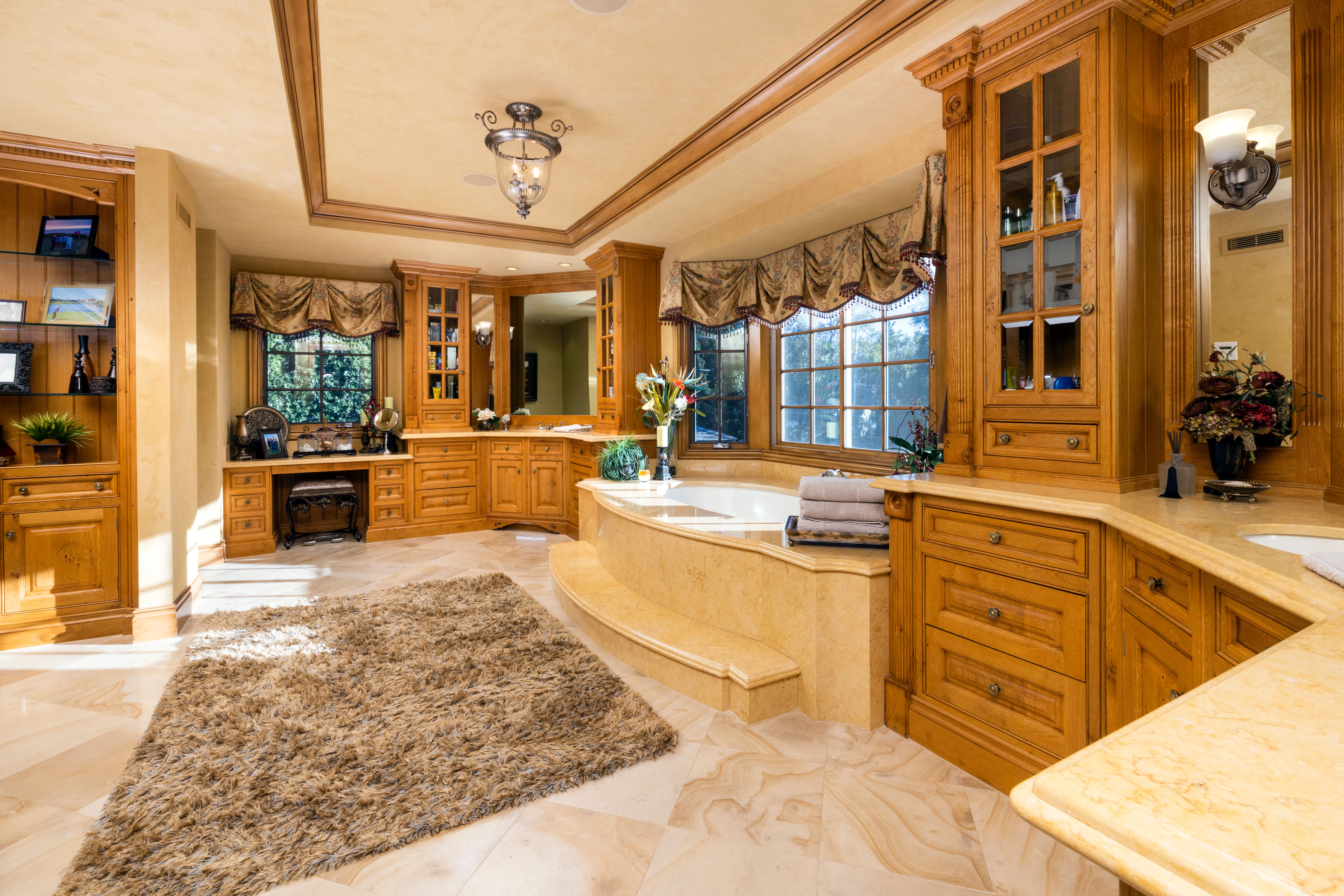 4080 Live Oak Lane