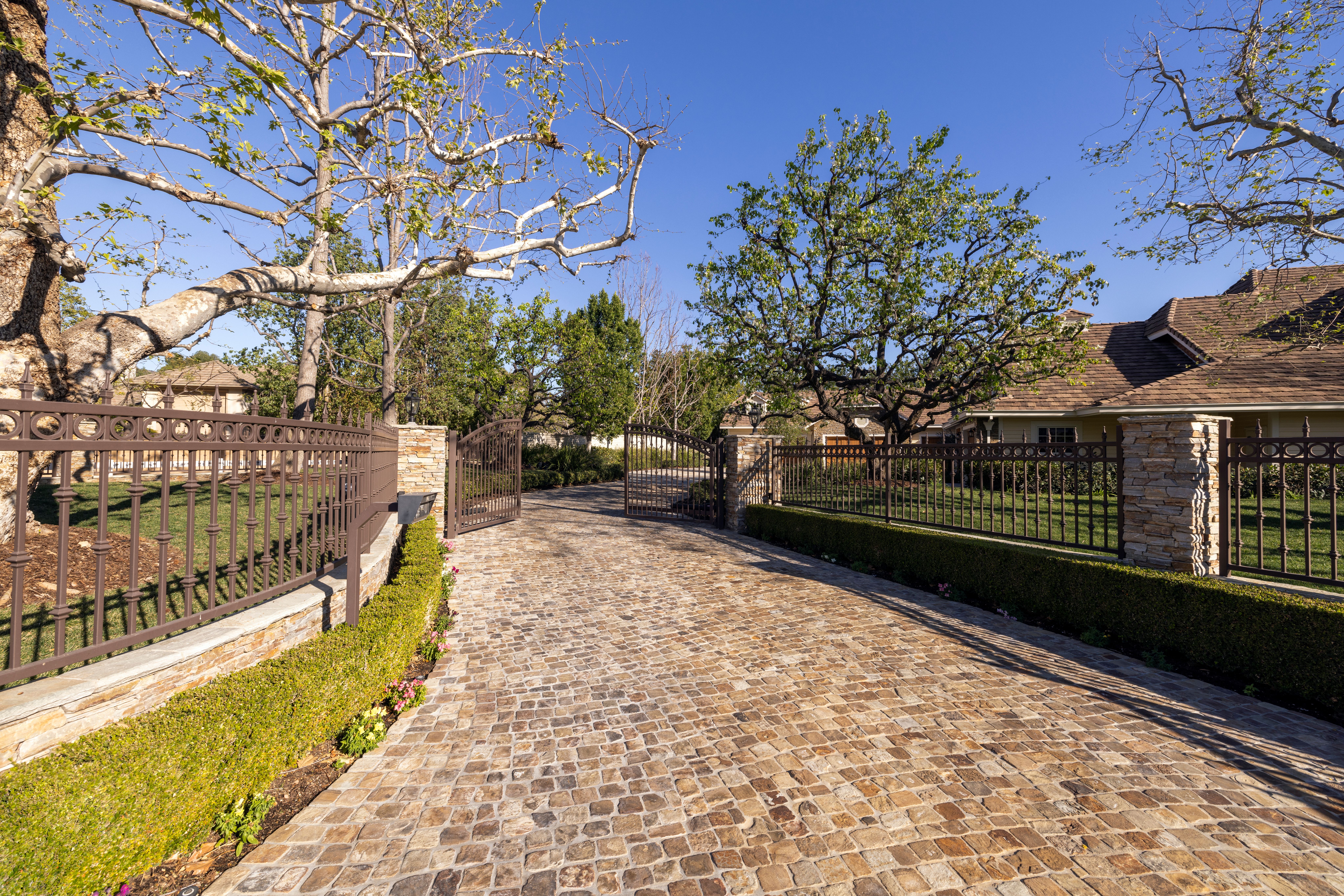 4080 Live Oak Lane