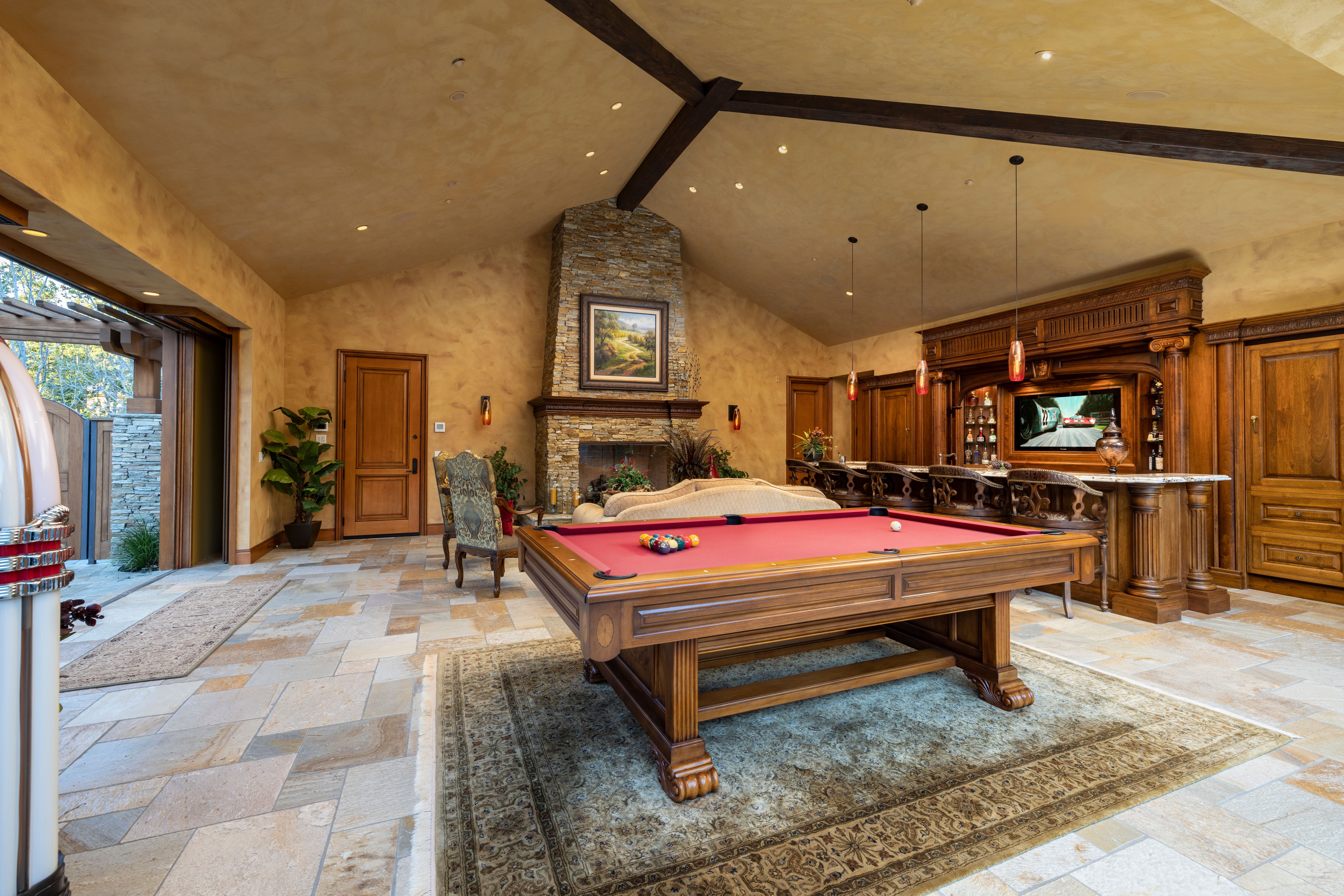 4080 Live Oak Lane