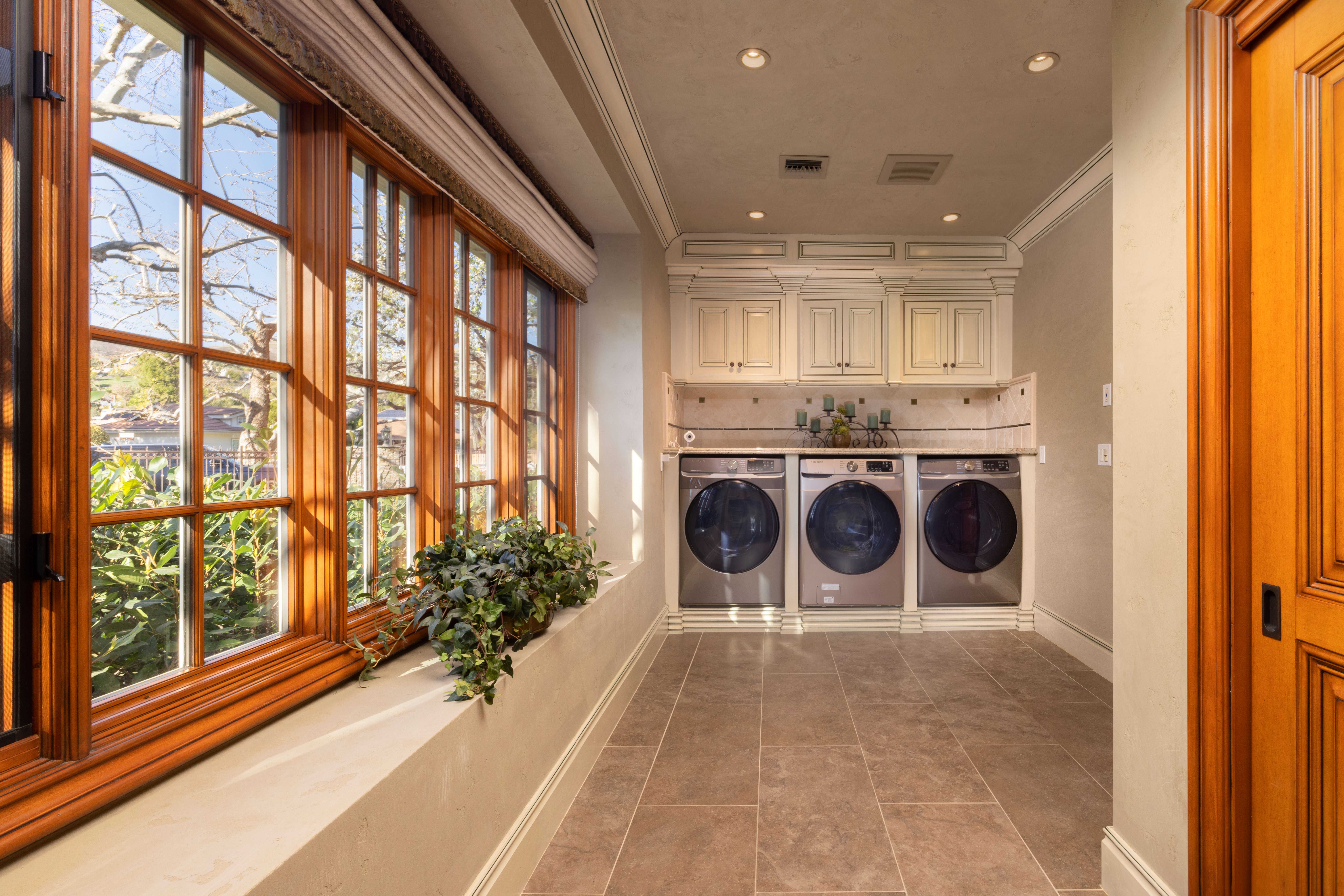 4080 Live Oak Lane