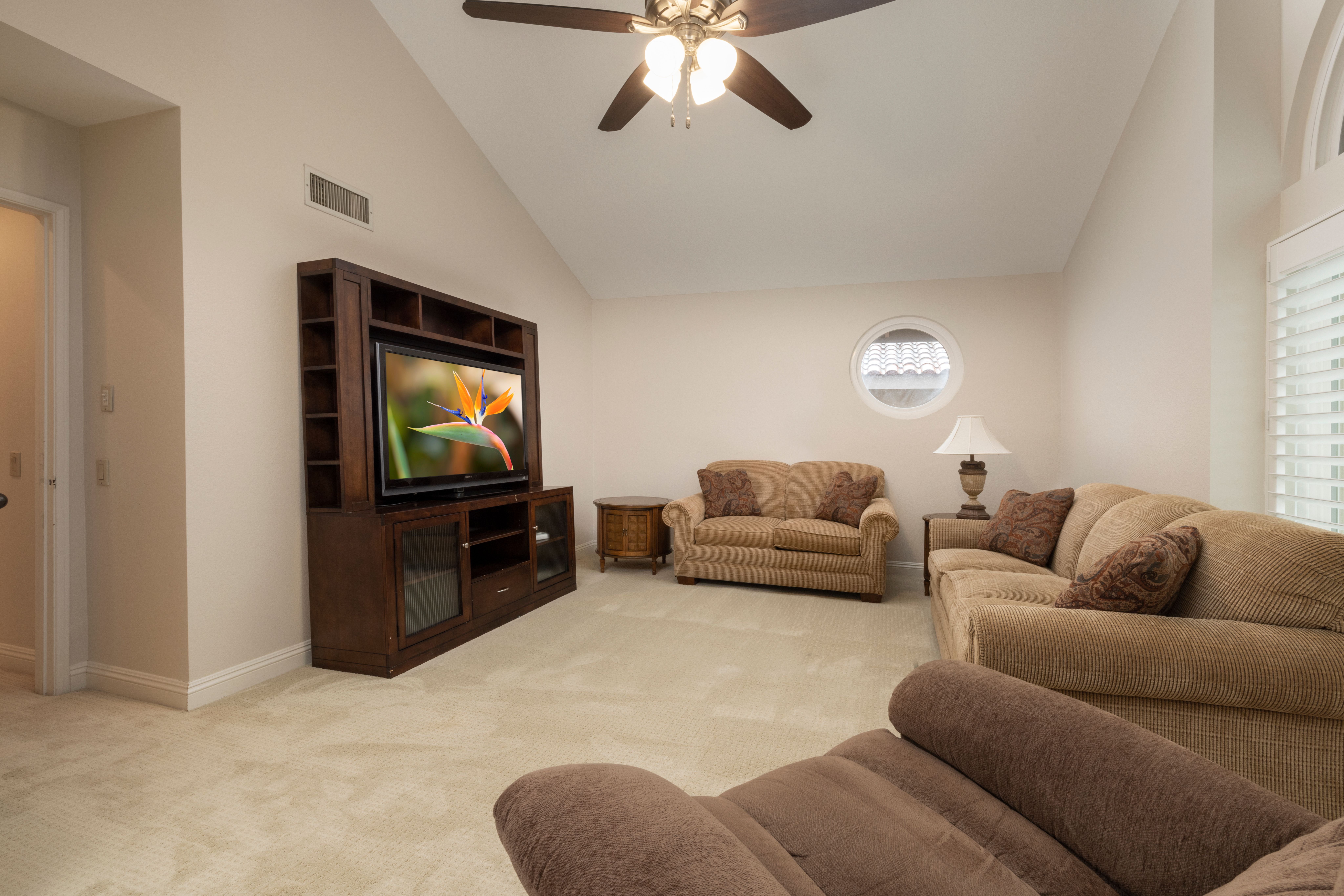 7952 Collins Lane