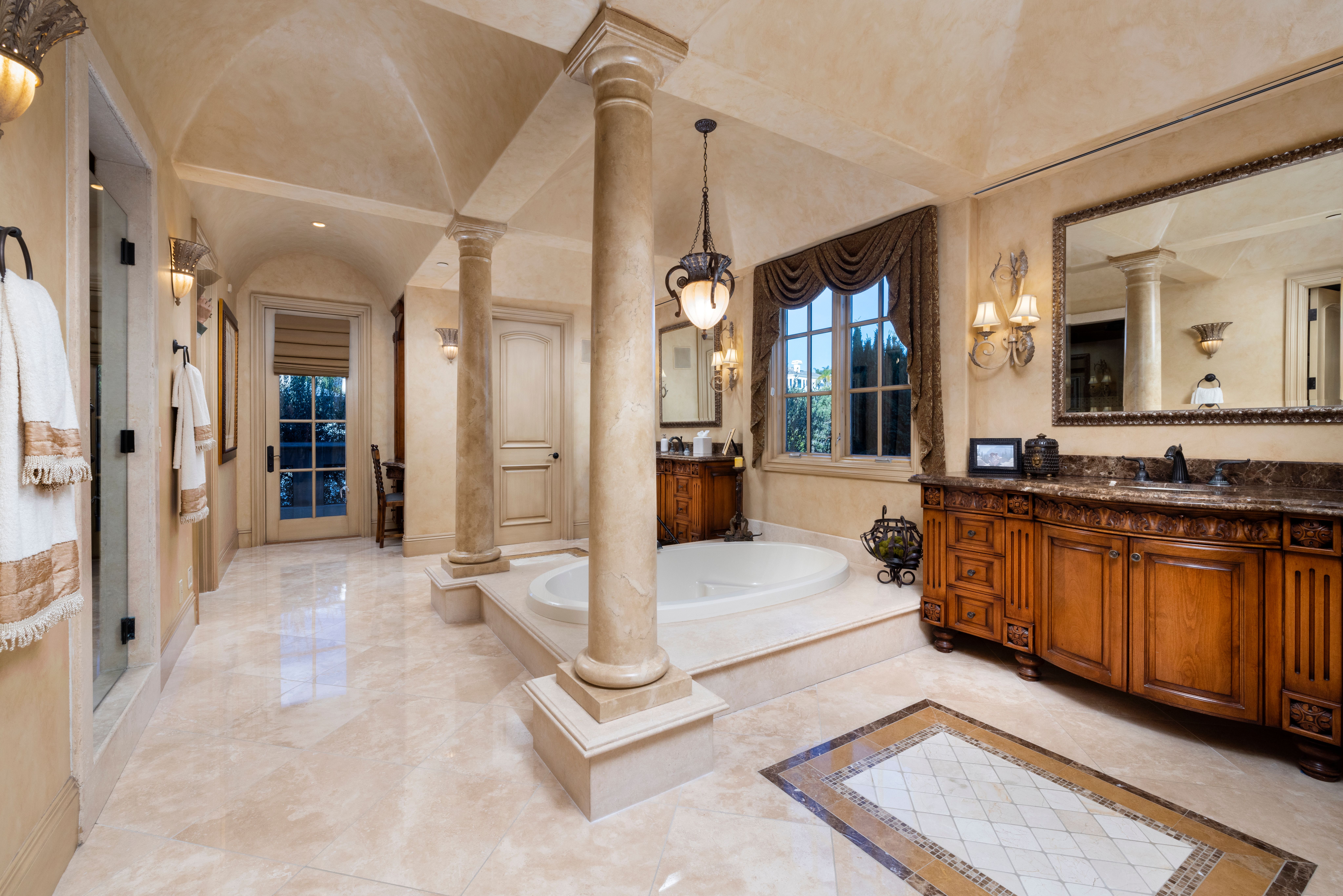4 Poppy Hills Road