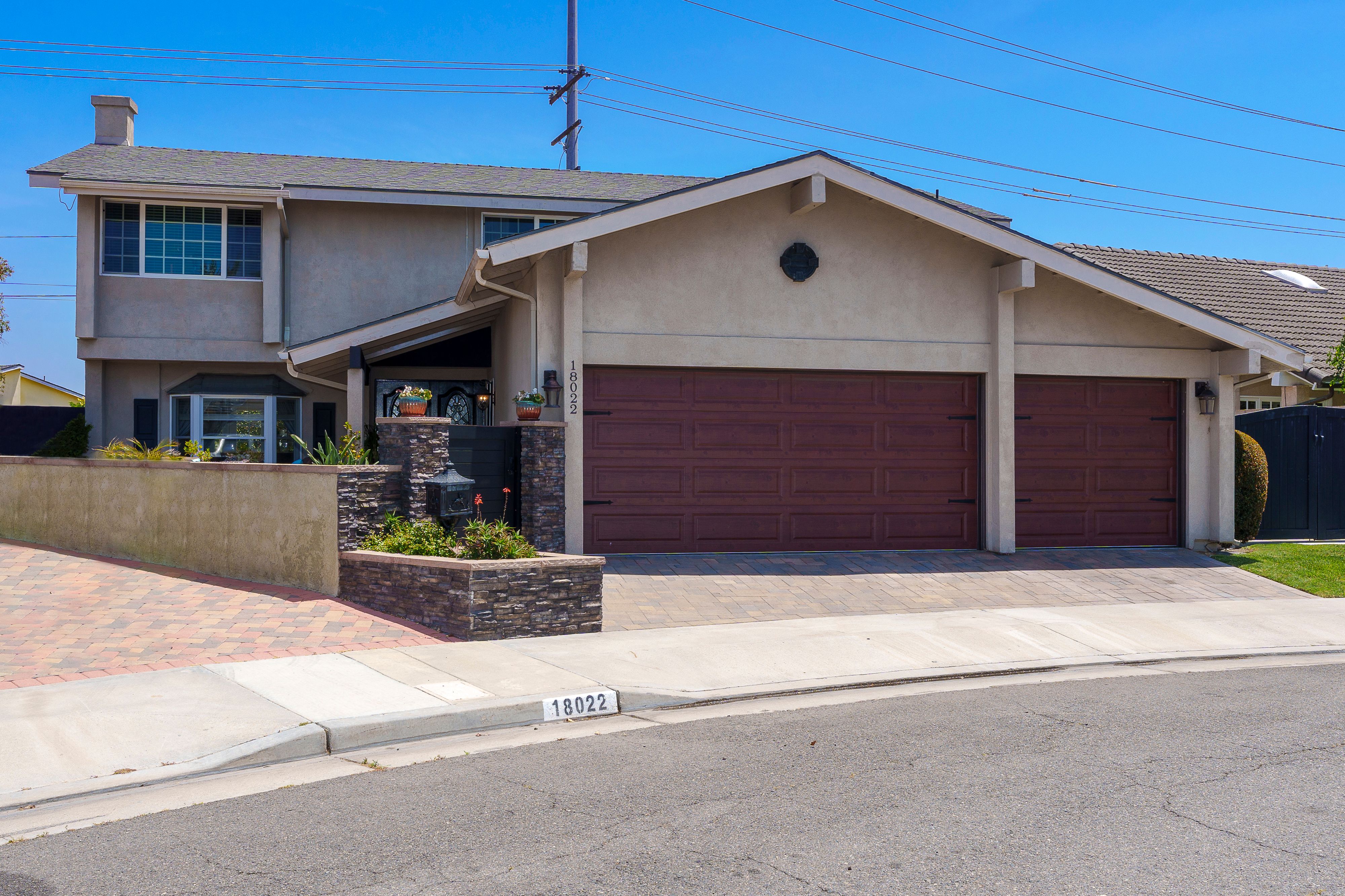 18022 Lakepoint Lane