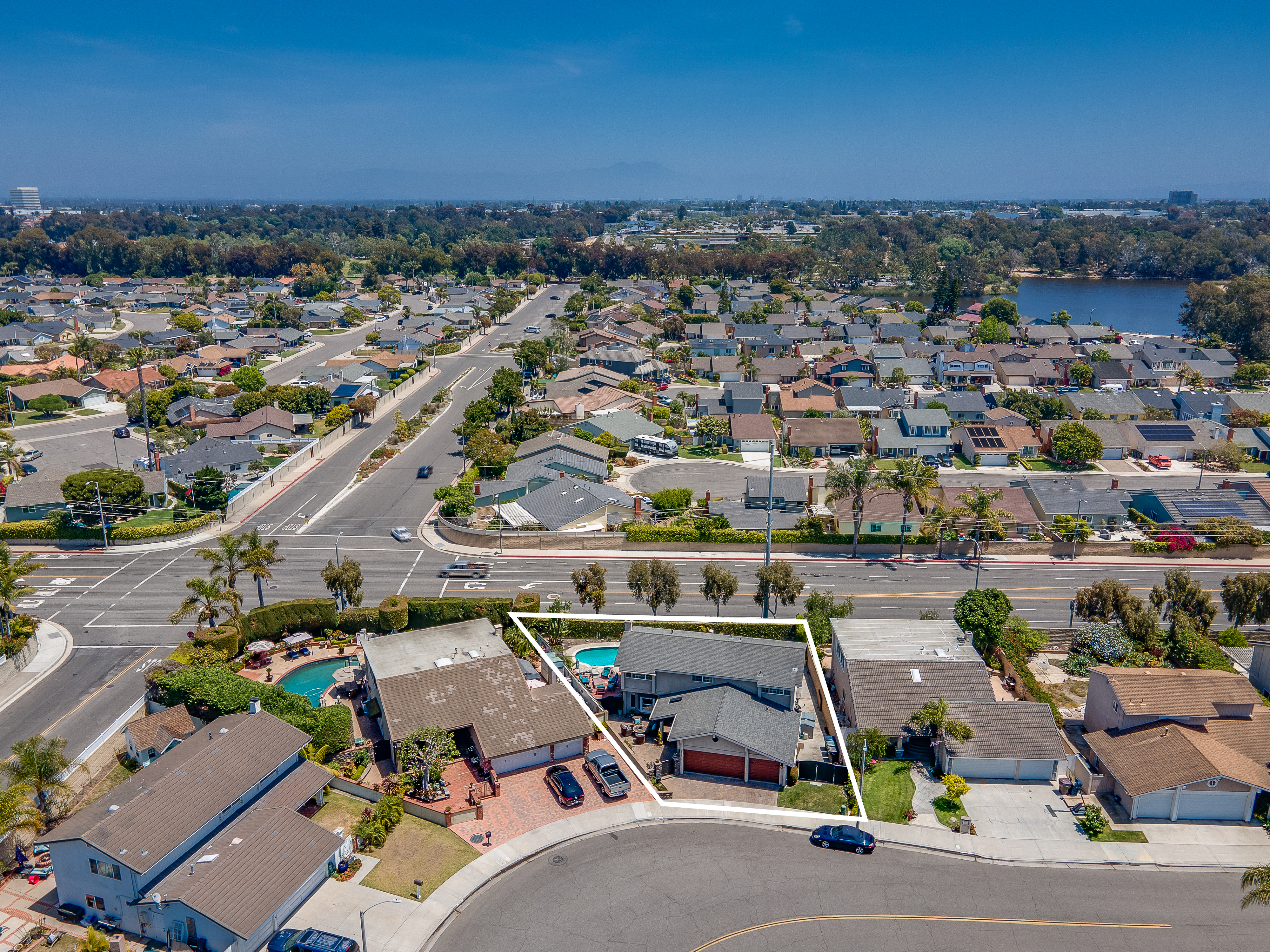 18022 Lakepoint Lane