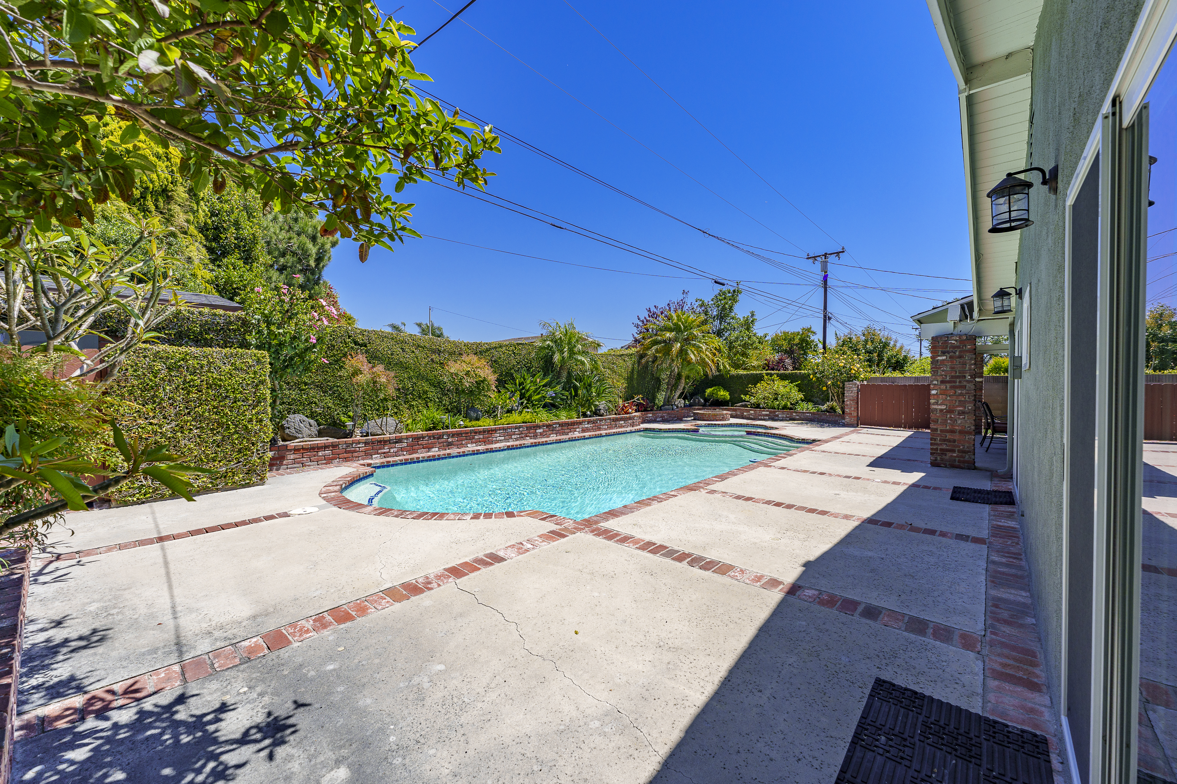 16764 Maple Street
