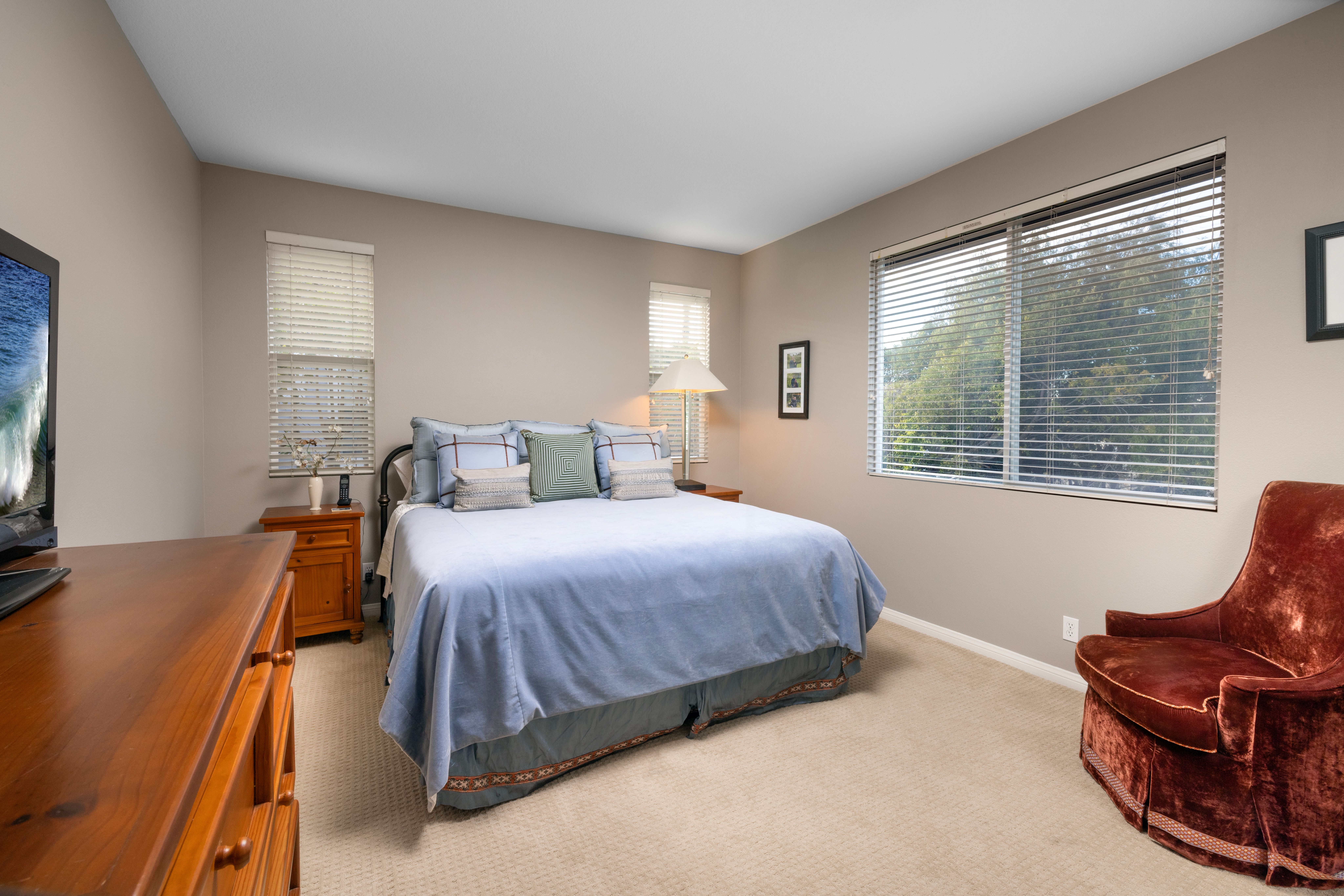 6841 Livingston Drive 