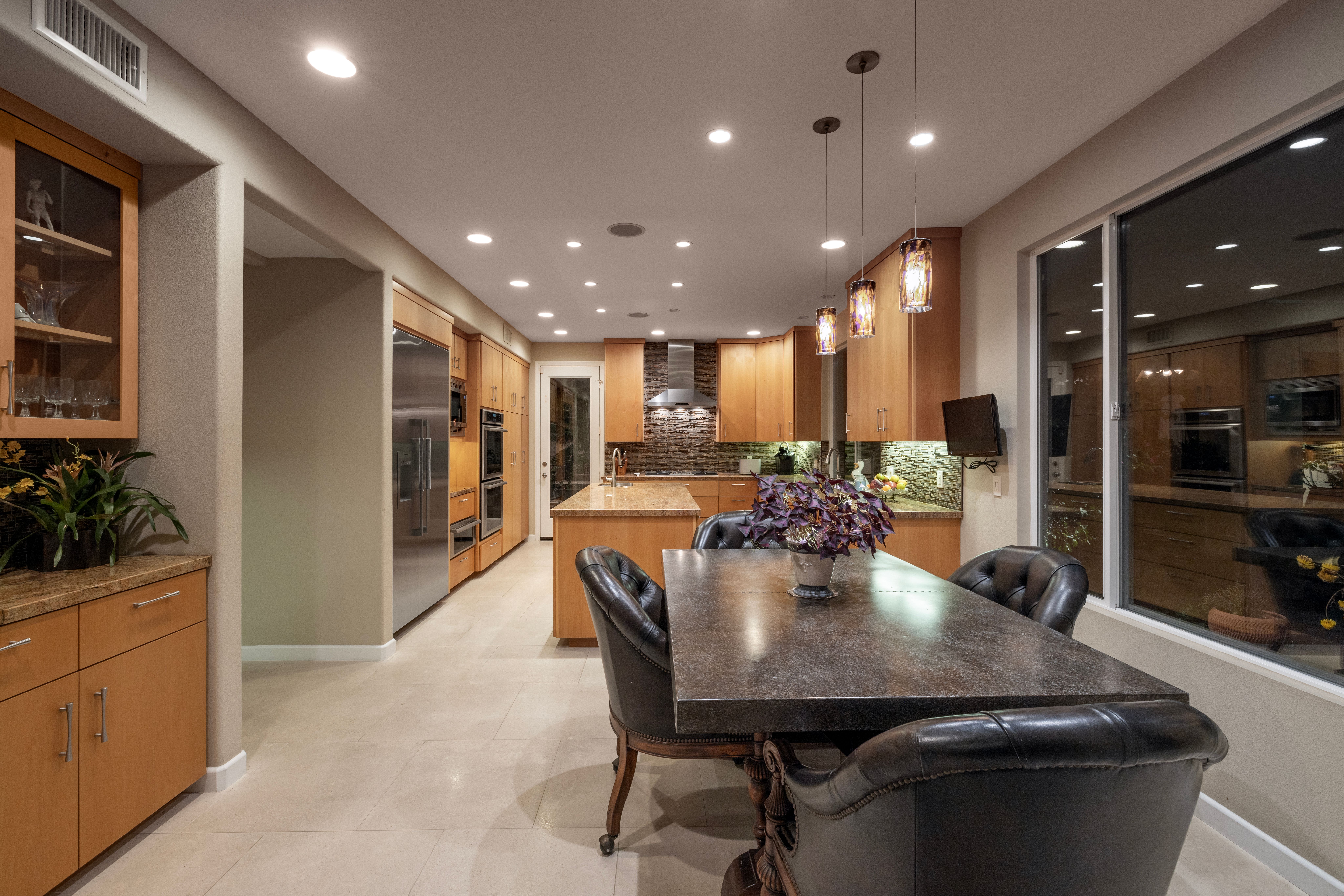 6841 Livingston Drive 